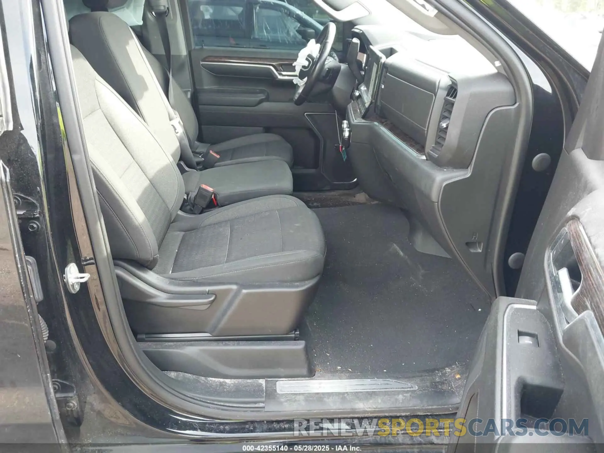 5 Photograph of a damaged car 3GTPUCEK1NG544010 GMC SIERRA 1500 2022