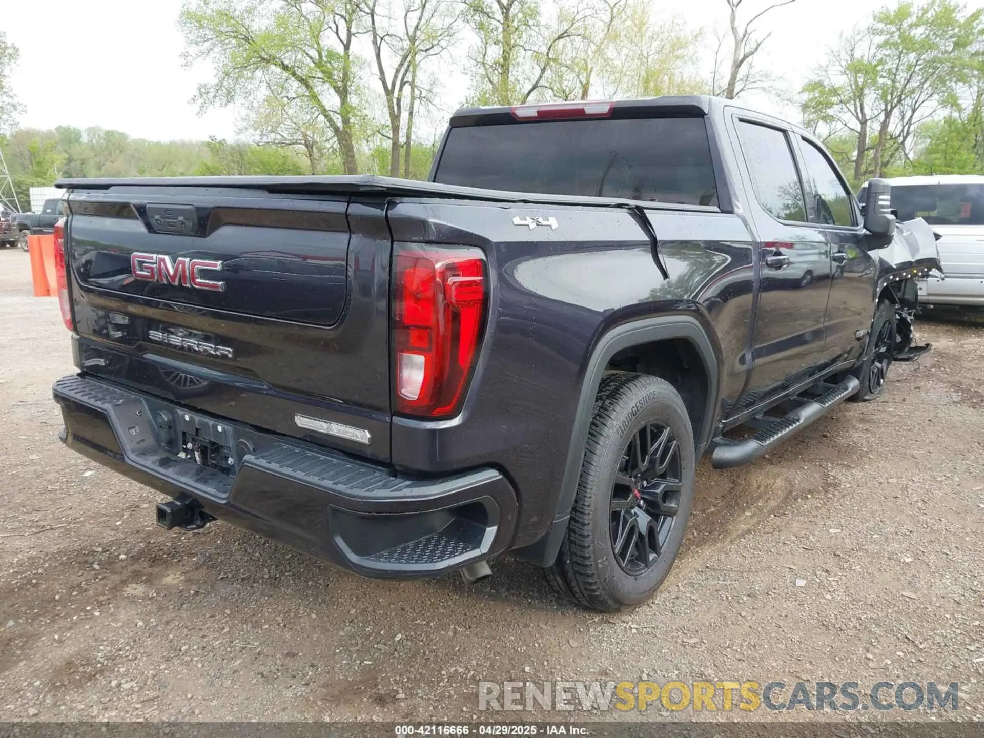 4 Photograph of a damaged car 3GTPUCEK1NG557680 GMC SIERRA 1500 2022