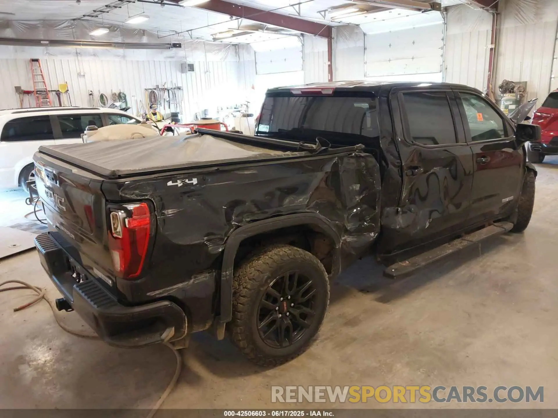4 Photograph of a damaged car 3GTPUCEK3NG682938 GMC SIERRA 1500 2022