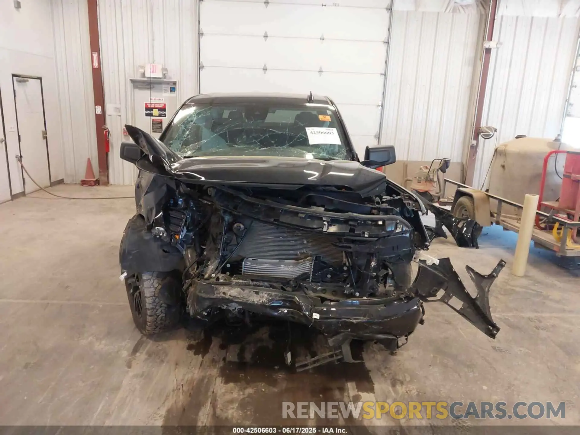 6 Photograph of a damaged car 3GTPUCEK3NG682938 GMC SIERRA 1500 2022