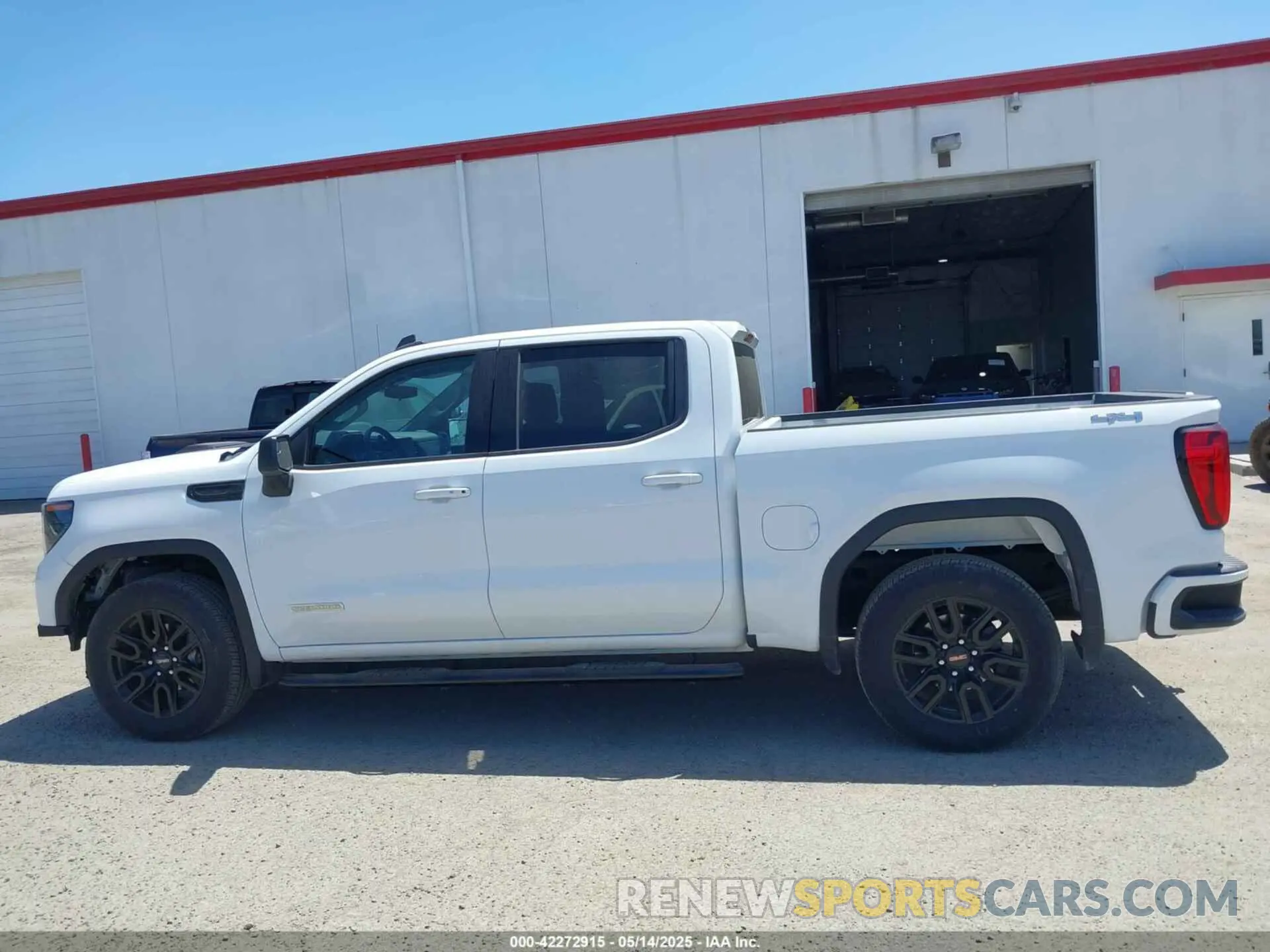 14 Photograph of a damaged car 3GTPUCEK6NG664465 GMC SIERRA 1500 2022