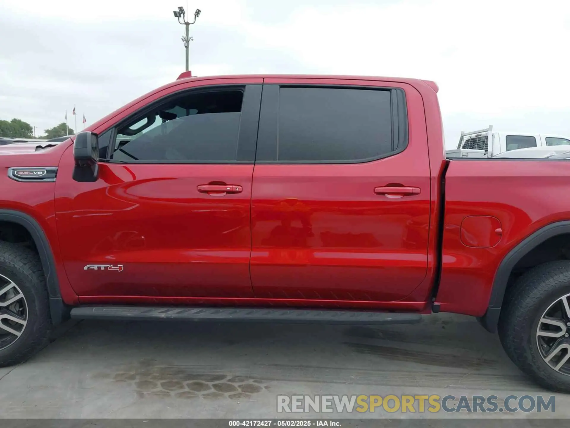 14 Photograph of a damaged car 3GTPUEEL2NG557157 GMC SIERRA 1500 2022