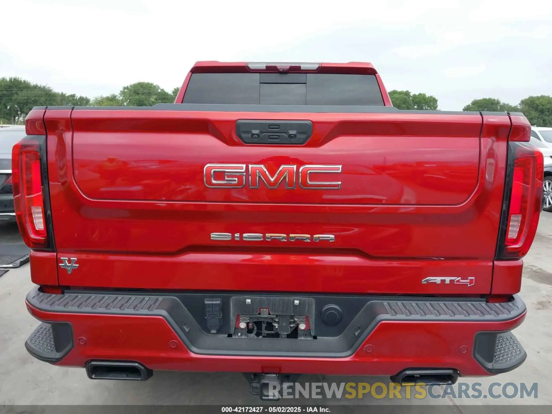 16 Photograph of a damaged car 3GTPUEEL2NG557157 GMC SIERRA 1500 2022