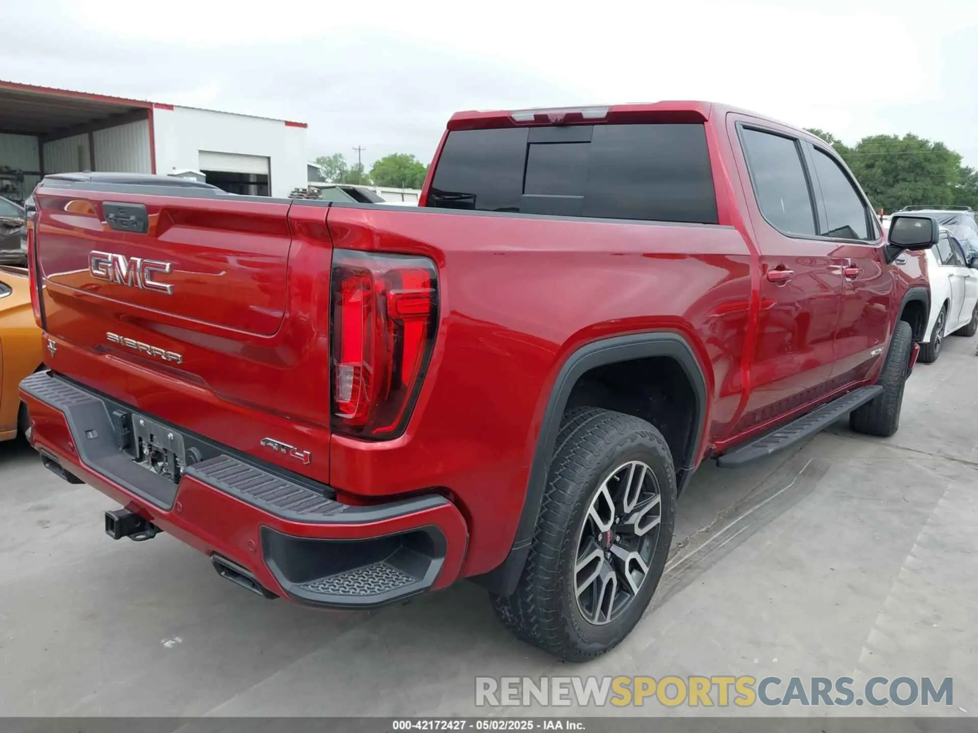 4 Photograph of a damaged car 3GTPUEEL2NG557157 GMC SIERRA 1500 2022