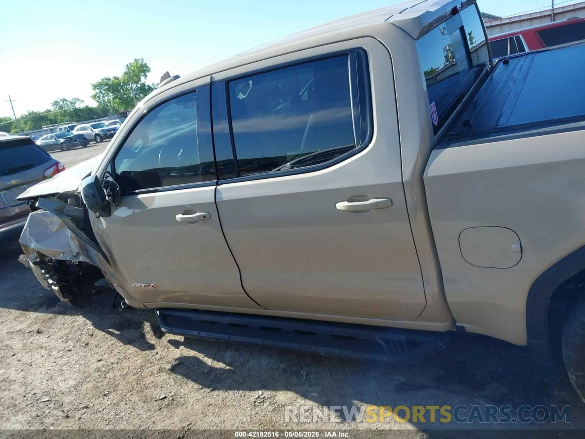 14 Photograph of a damaged car 3GTPUEELXNG576376 GMC SIERRA 1500 2022