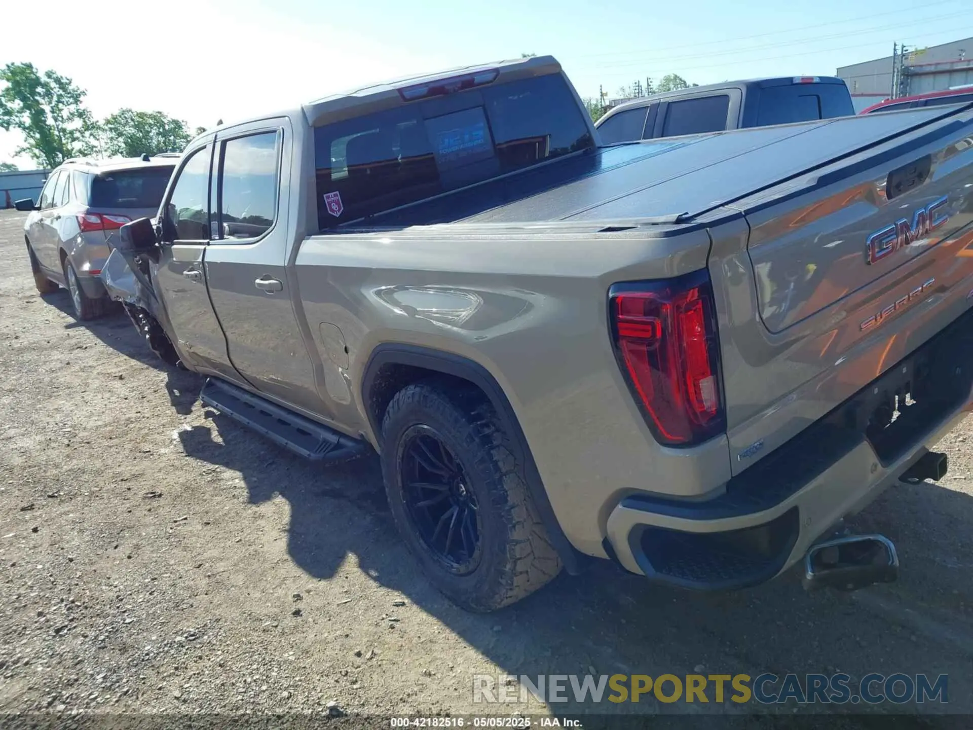 3 Photograph of a damaged car 3GTPUEELXNG576376 GMC SIERRA 1500 2022