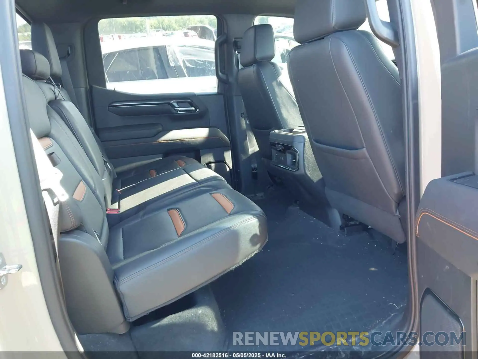 8 Photograph of a damaged car 3GTPUEELXNG576376 GMC SIERRA 1500 2022