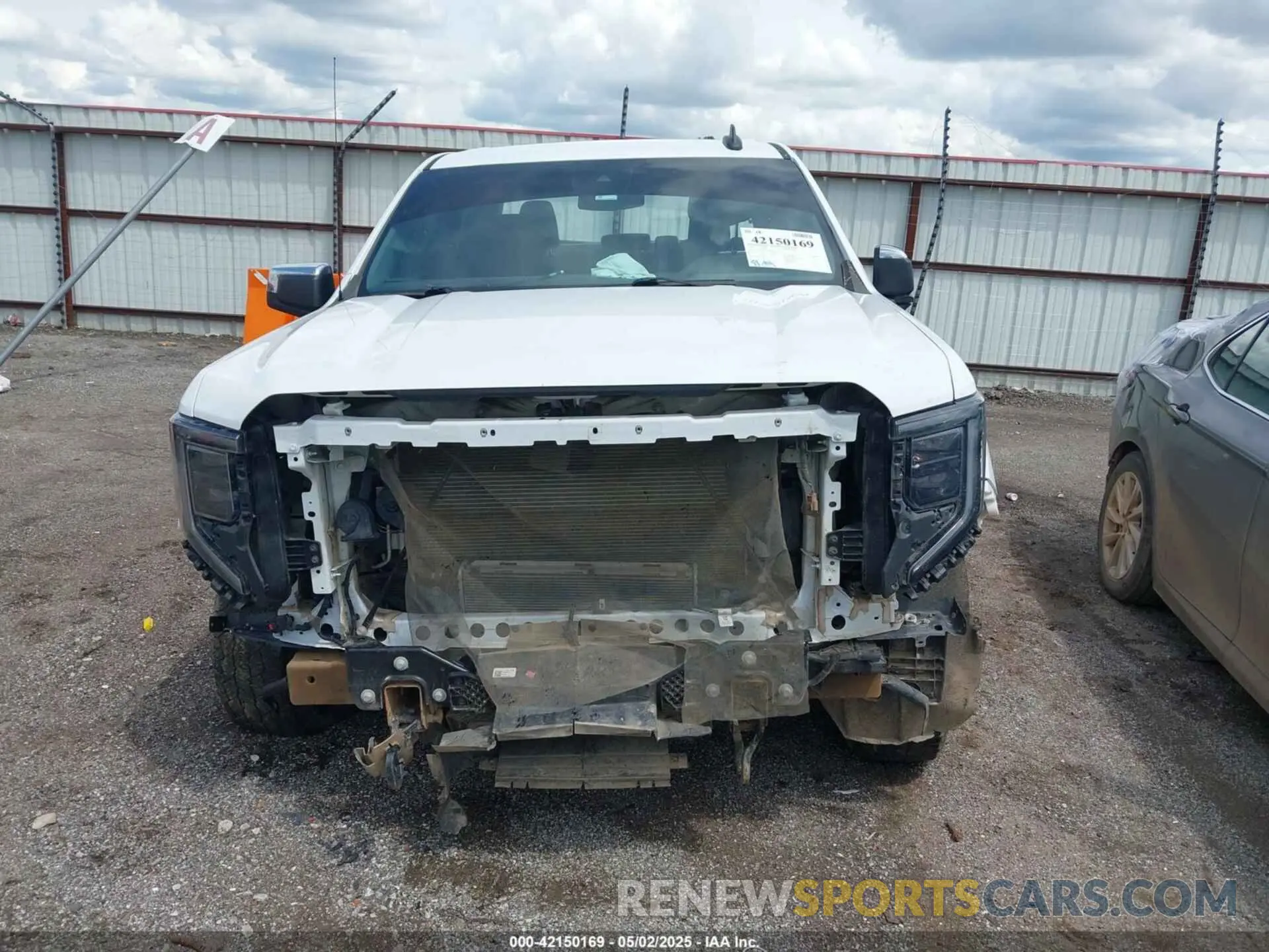 12 Photograph of a damaged car 3GTUUBET3NG543849 GMC SIERRA 1500 2022