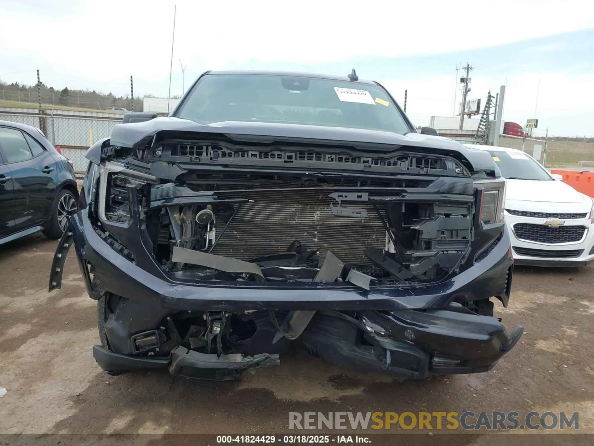 13 Photograph of a damaged car 3GTUUCED2NG567591 GMC SIERRA 1500 2022