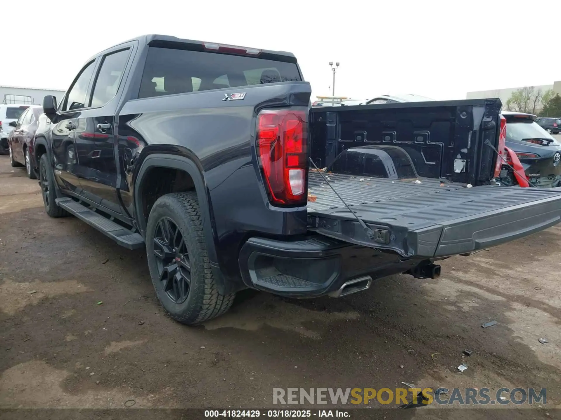 3 Photograph of a damaged car 3GTUUCED2NG567591 GMC SIERRA 1500 2022