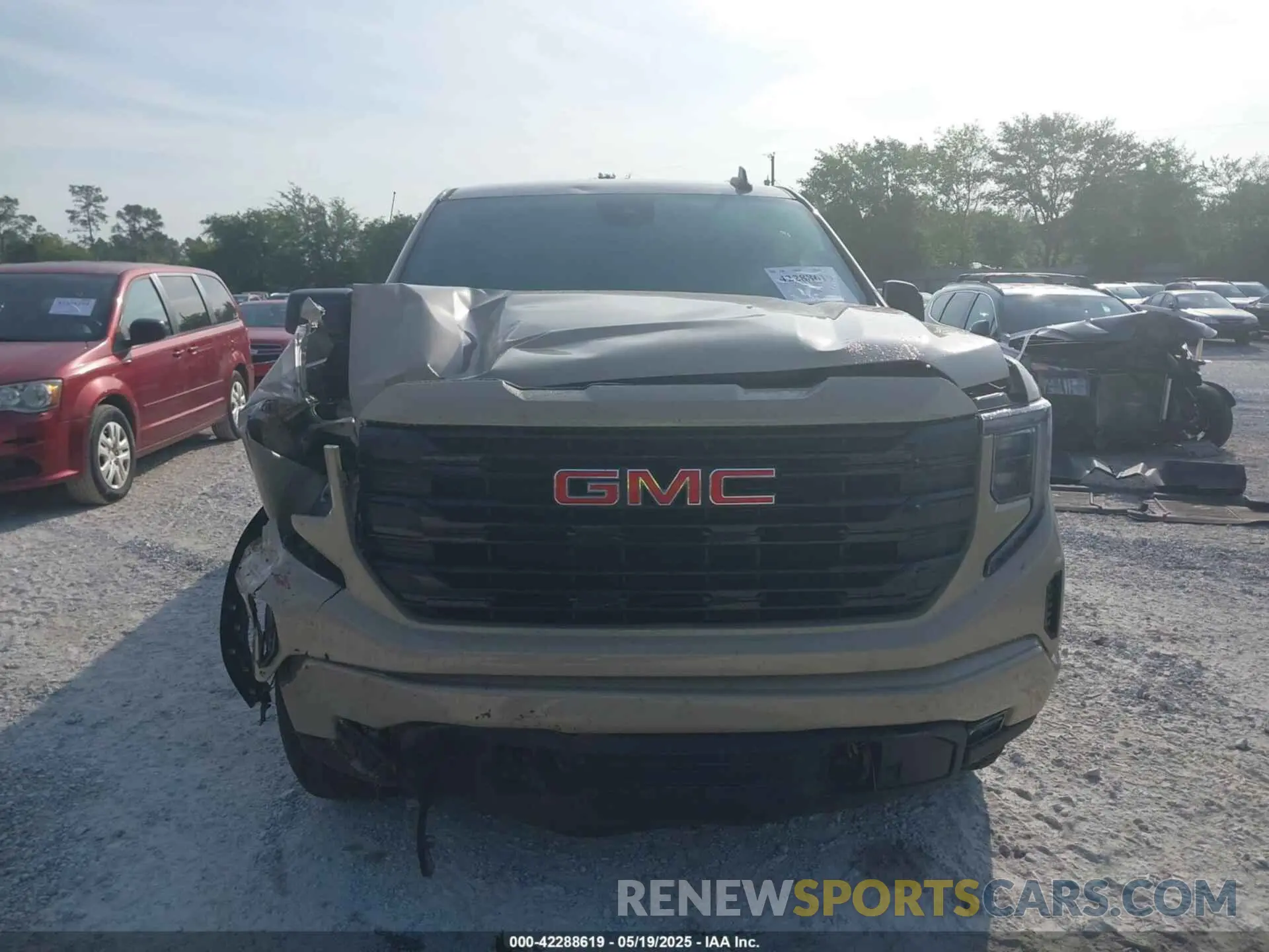 13 Photograph of a damaged car 3GTUUCED2NG585007 GMC SIERRA 1500 2022