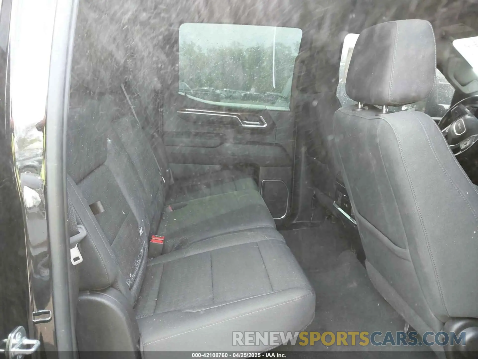 8 Photograph of a damaged car 3GTUUCET7NG535940 GMC SIERRA 1500 2022