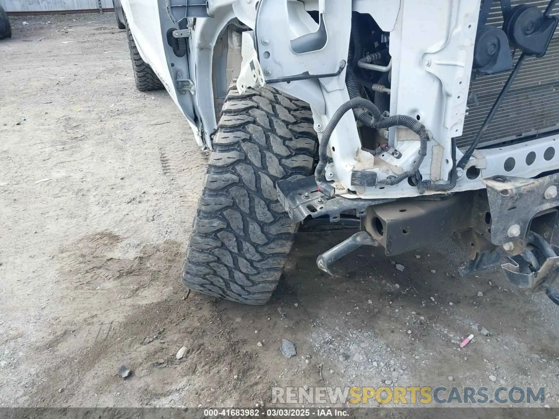 19 Photograph of a damaged car 3GTUUDED2NG591976 GMC SIERRA 1500 2022