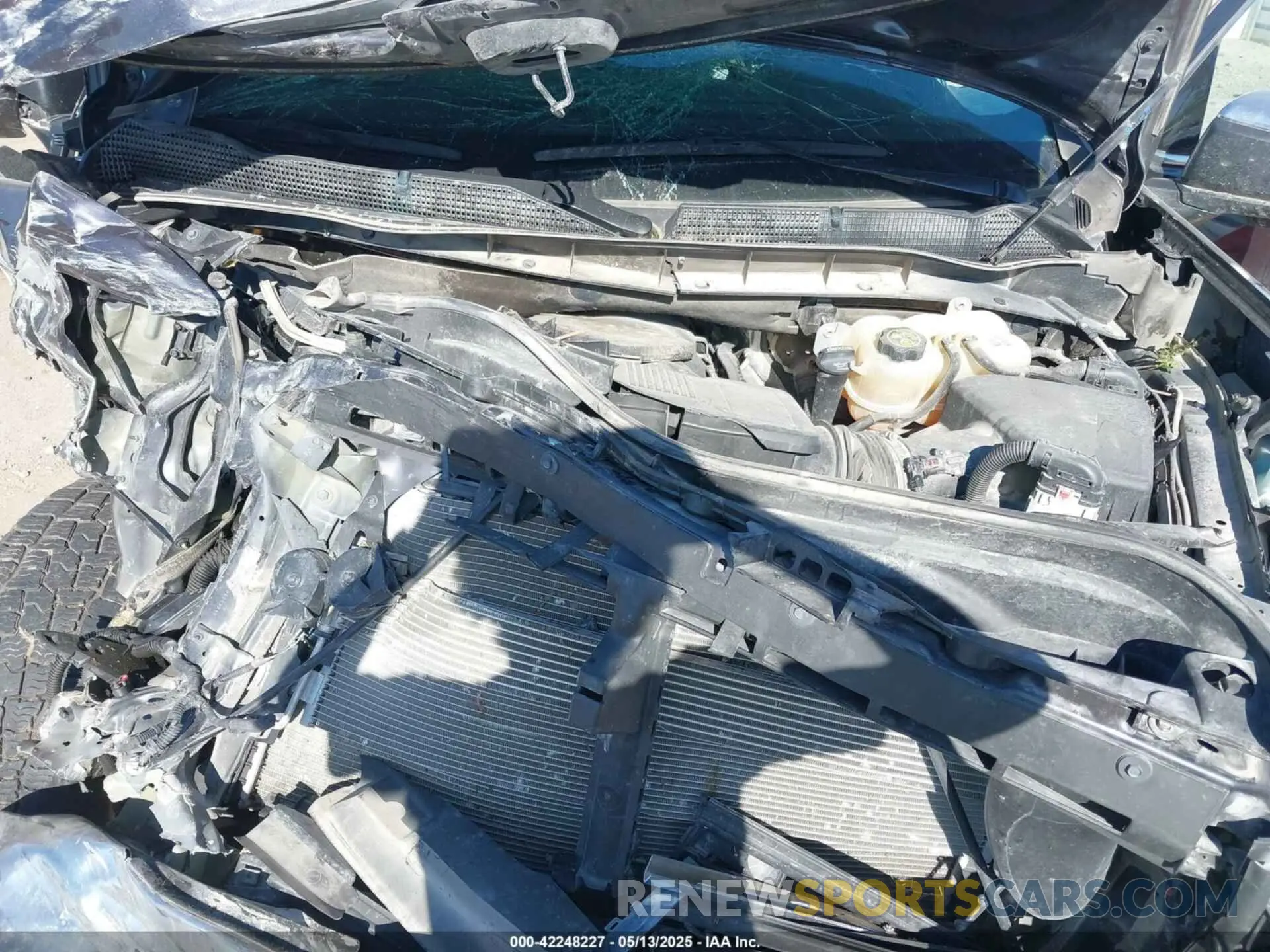 10 Photograph of a damaged car 3GTUUDED3NG546299 GMC SIERRA 1500 2022