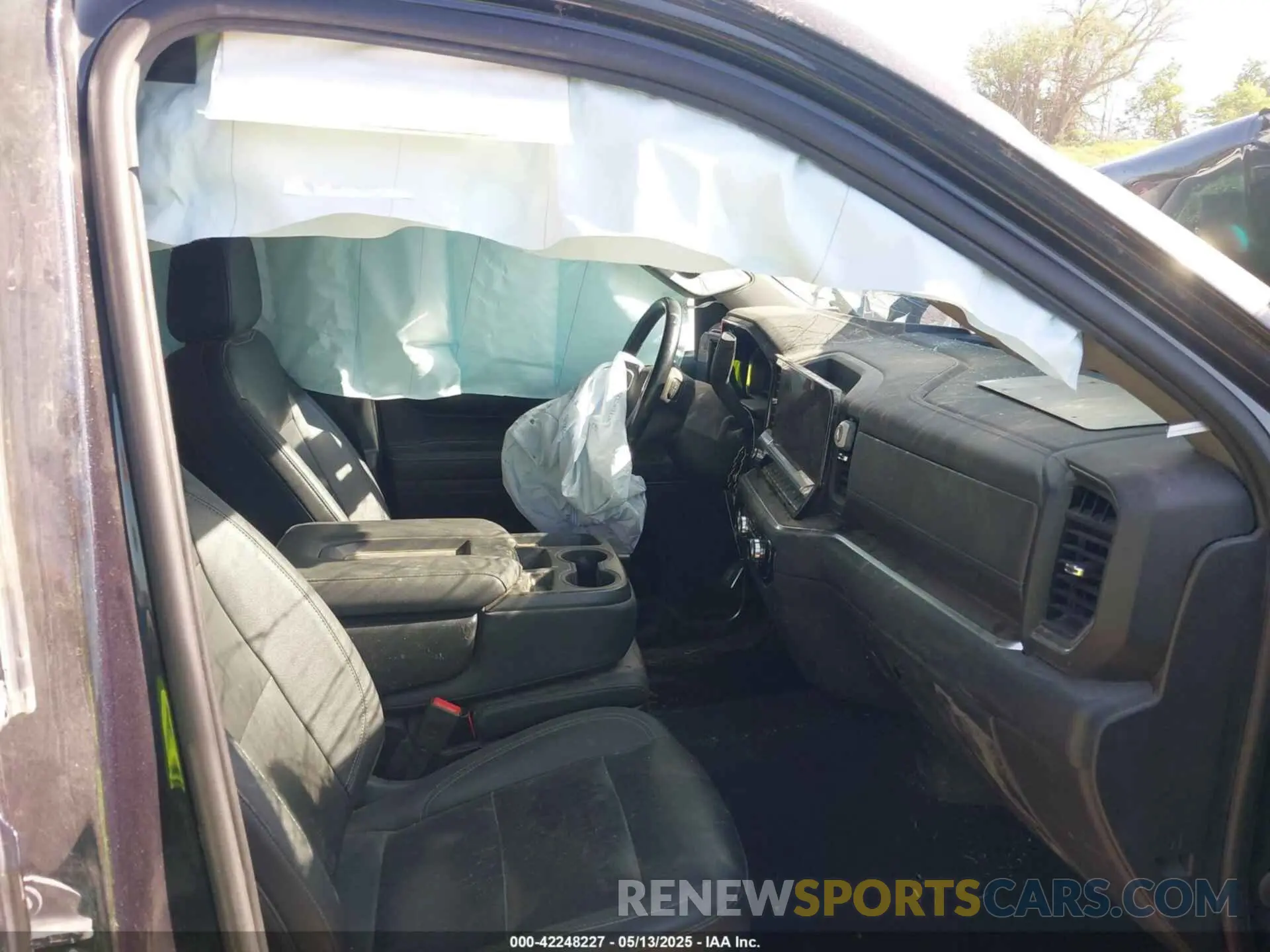 5 Photograph of a damaged car 3GTUUDED3NG546299 GMC SIERRA 1500 2022