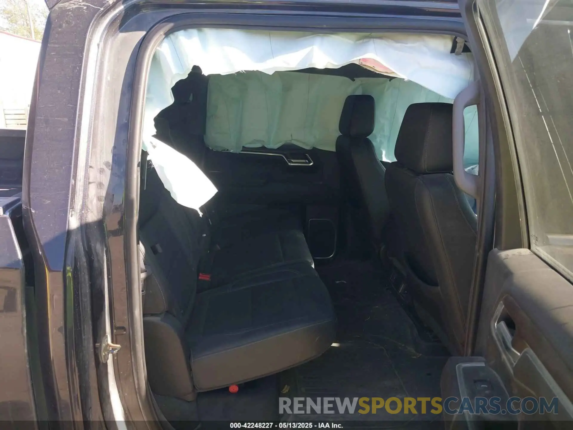8 Photograph of a damaged car 3GTUUDED3NG546299 GMC SIERRA 1500 2022