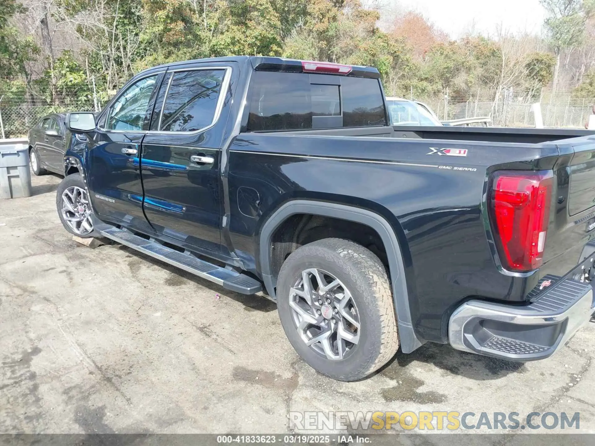 3 Photograph of a damaged car 3GTUUDED5NG606258 GMC SIERRA 1500 2022