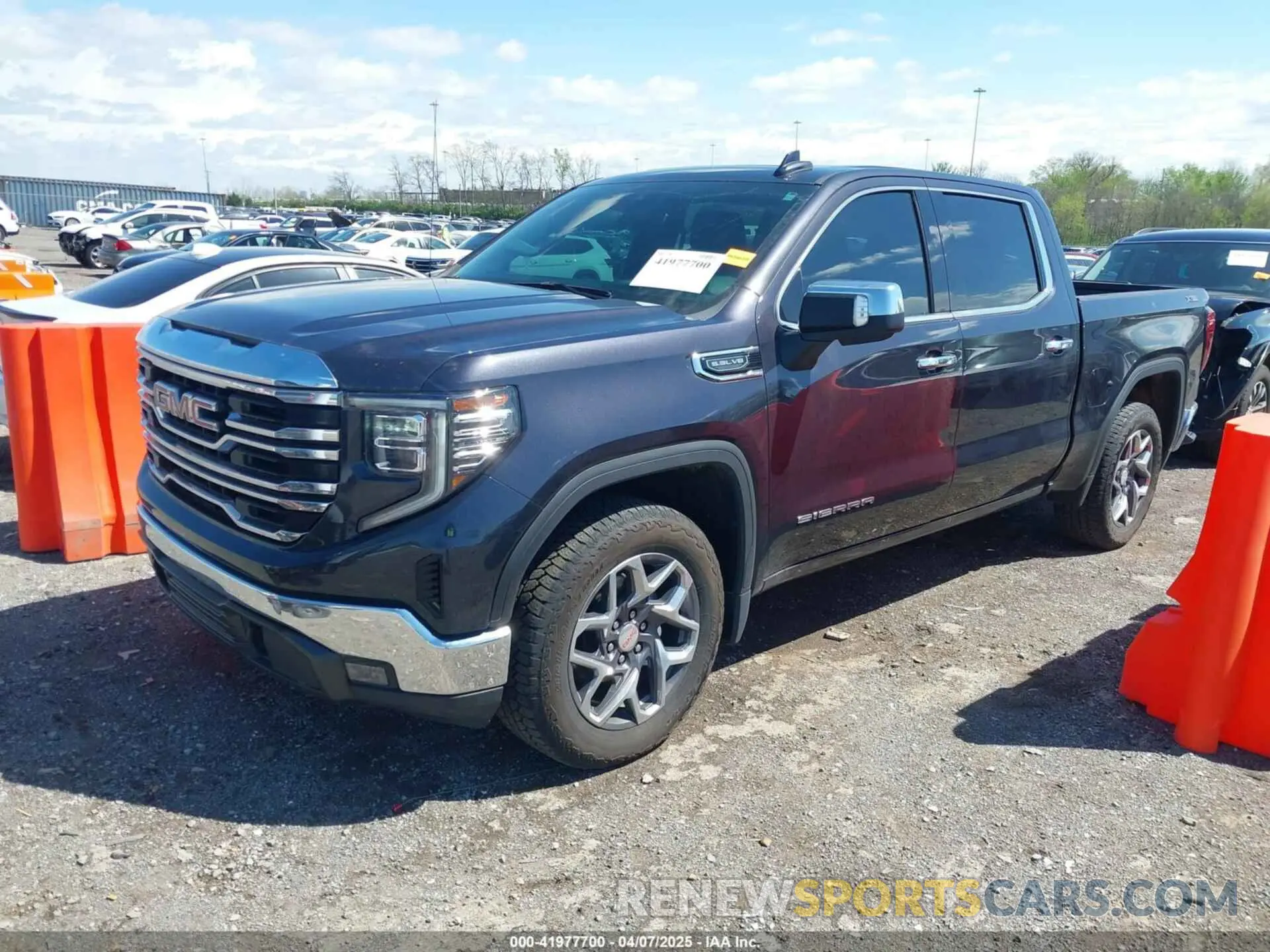 2 Photograph of a damaged car 3GTUUDED8NG676255 GMC SIERRA 1500 2022