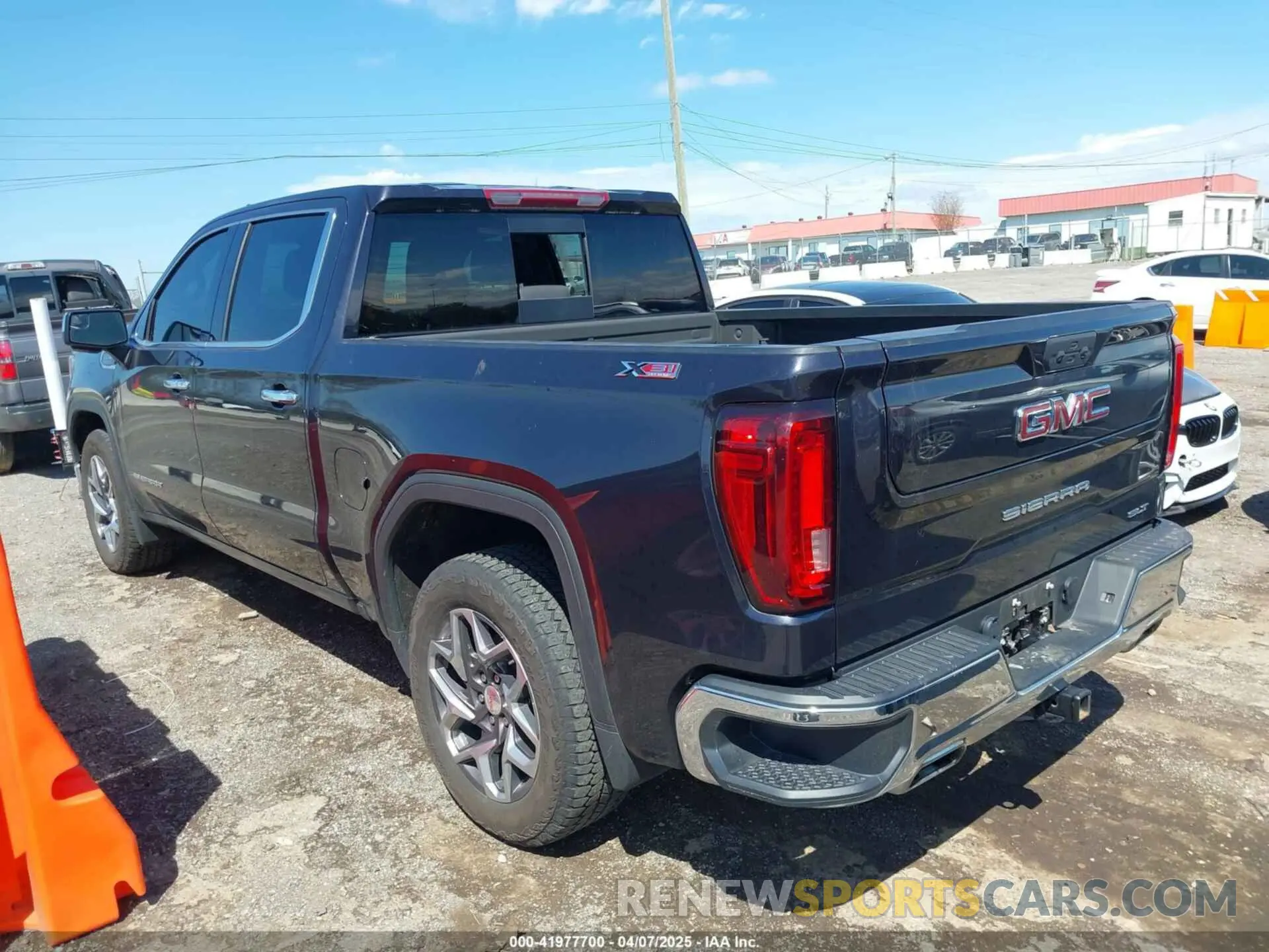 3 Photograph of a damaged car 3GTUUDED8NG676255 GMC SIERRA 1500 2022