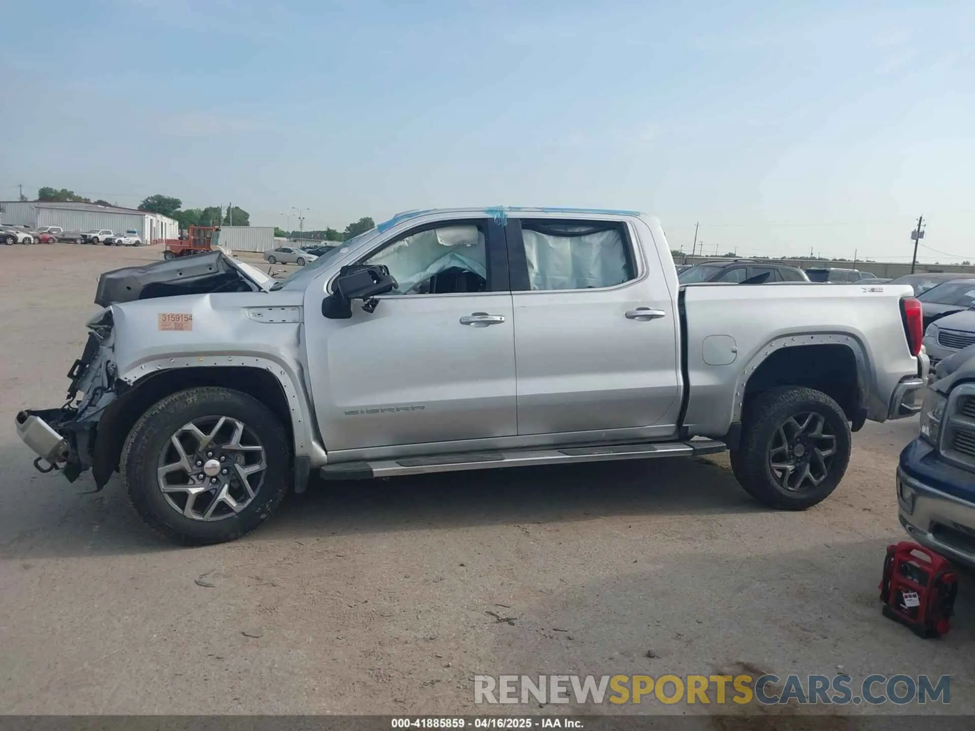 13 Photograph of a damaged car 3GTUUDET3NG616052 GMC SIERRA 1500 2022