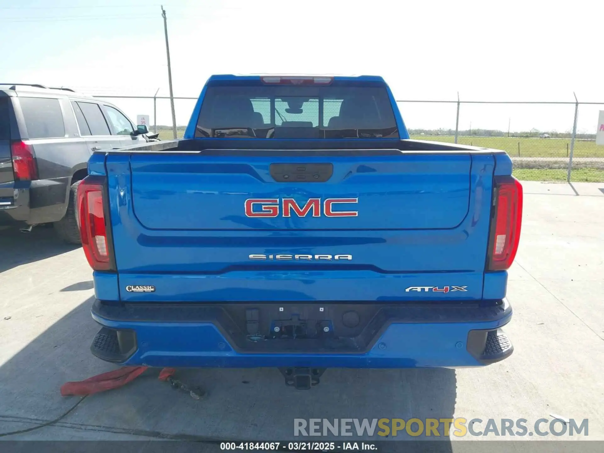 15 Photograph of a damaged car 3GTUUFELXNG669794 GMC SIERRA 1500 2022
