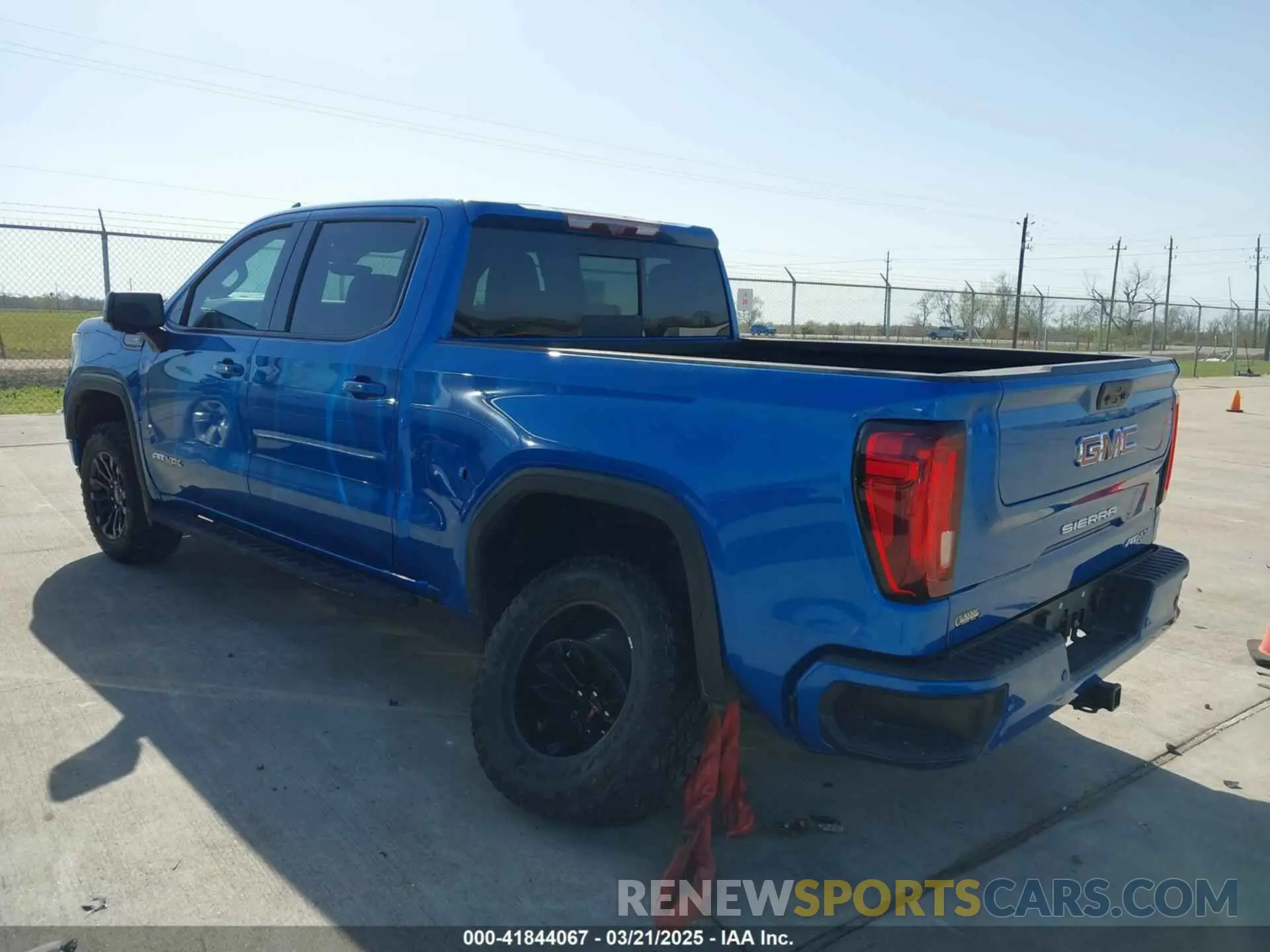 3 Photograph of a damaged car 3GTUUFELXNG669794 GMC SIERRA 1500 2022