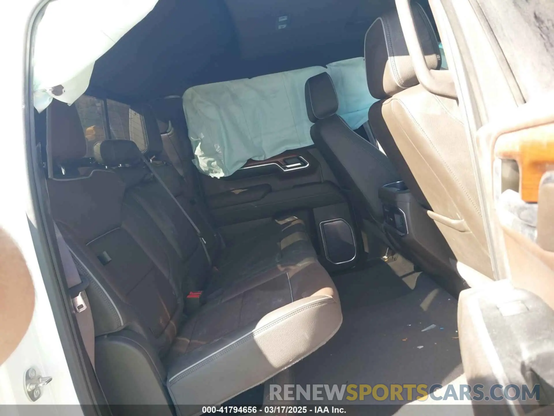 8 Photograph of a damaged car 3GTUUGED3NG682482 GMC SIERRA 1500 2022