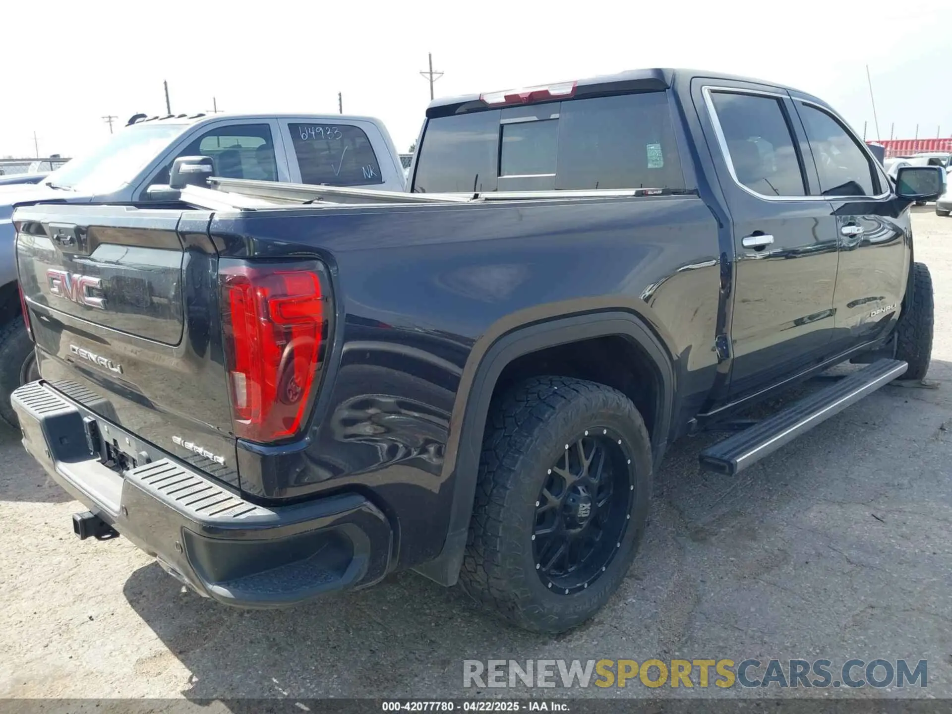 4 Photograph of a damaged car 3GTUUGEL8NG664468 GMC SIERRA 1500 2022