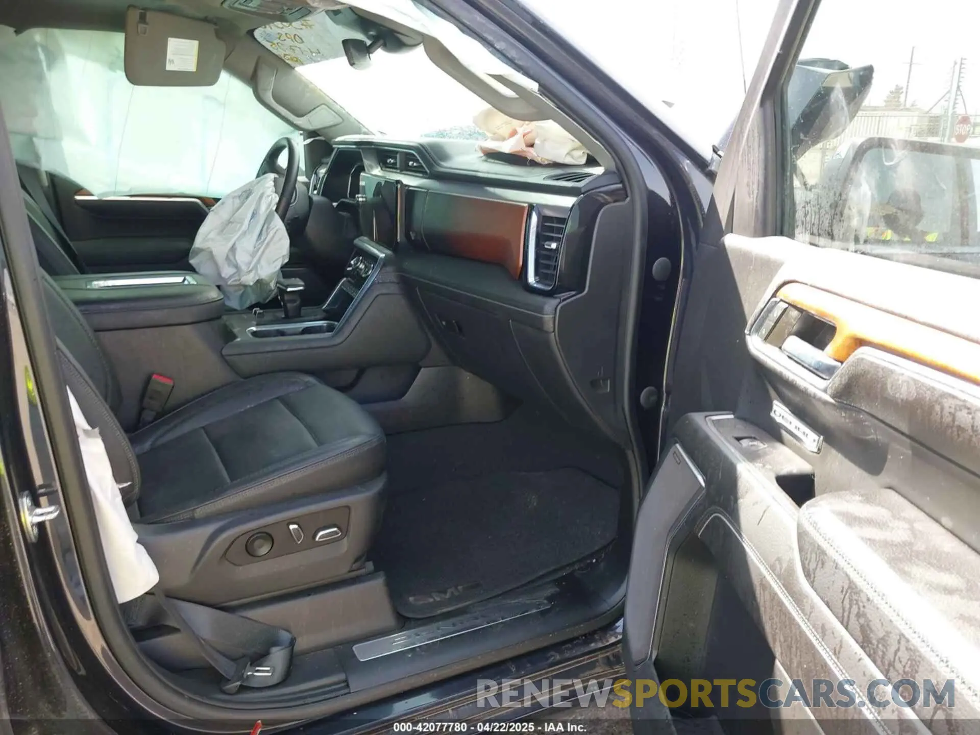 5 Photograph of a damaged car 3GTUUGEL8NG664468 GMC SIERRA 1500 2022