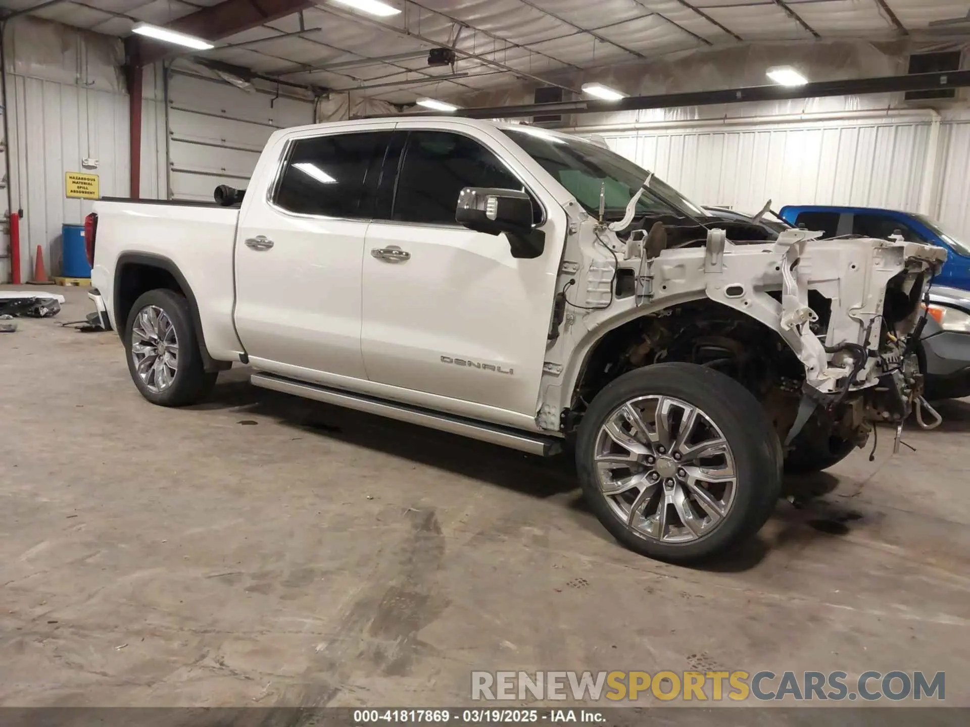 1 Photograph of a damaged car 3GTUUGET4NG616787 GMC SIERRA 1500 2022