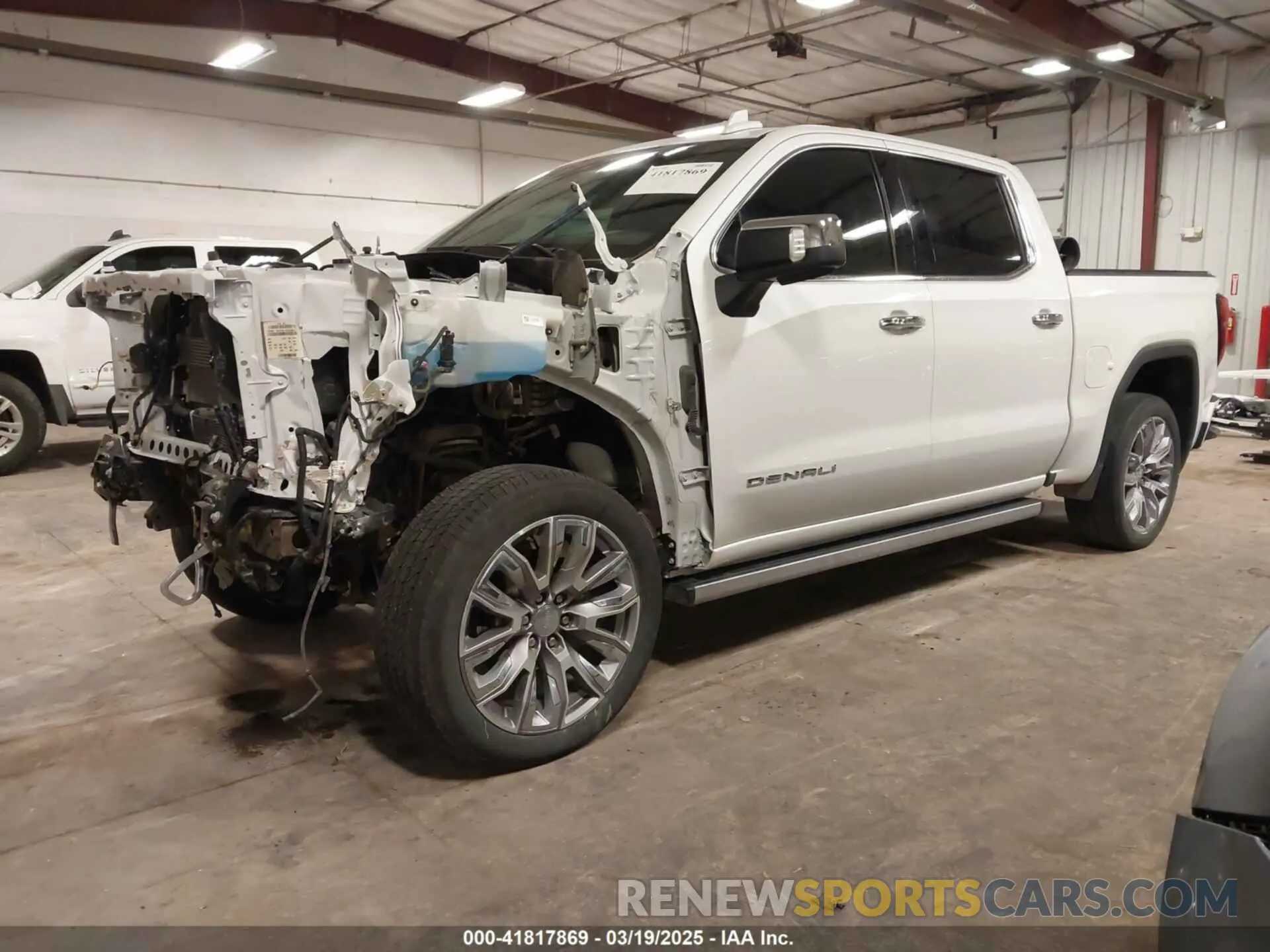 2 Photograph of a damaged car 3GTUUGET4NG616787 GMC SIERRA 1500 2022