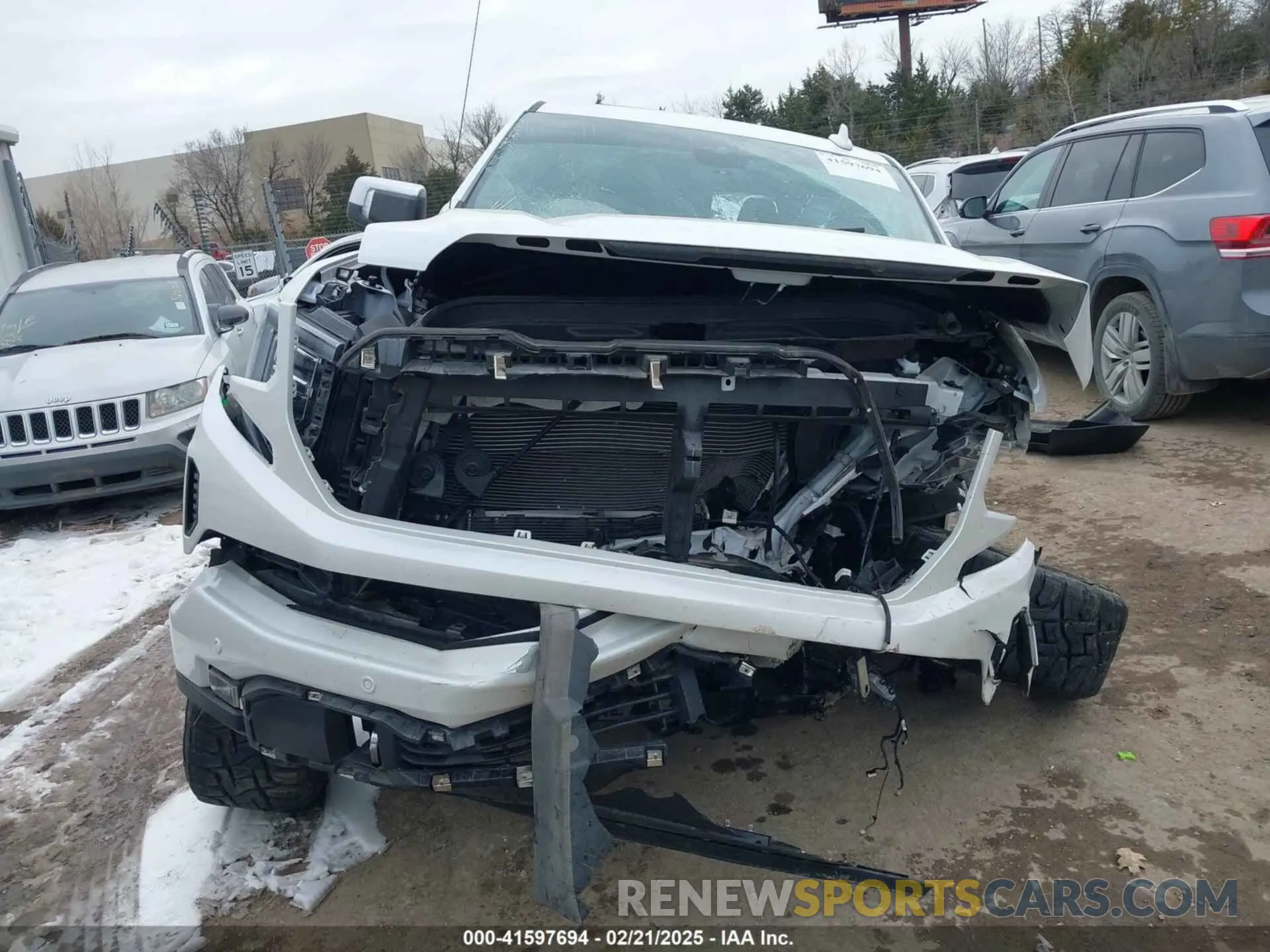 12 Photograph of a damaged car 3GTUUGET9NG618129 GMC SIERRA 1500 2022
