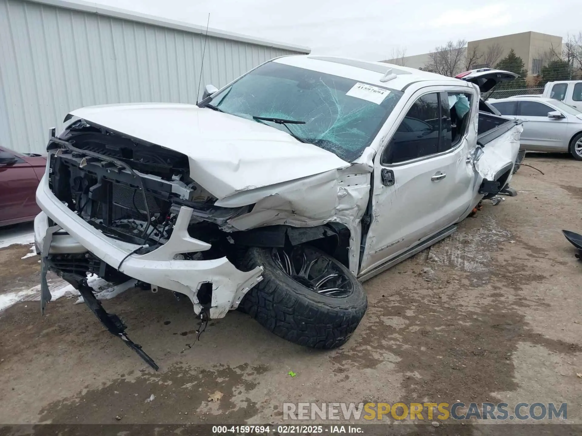 2 Photograph of a damaged car 3GTUUGET9NG618129 GMC SIERRA 1500 2022