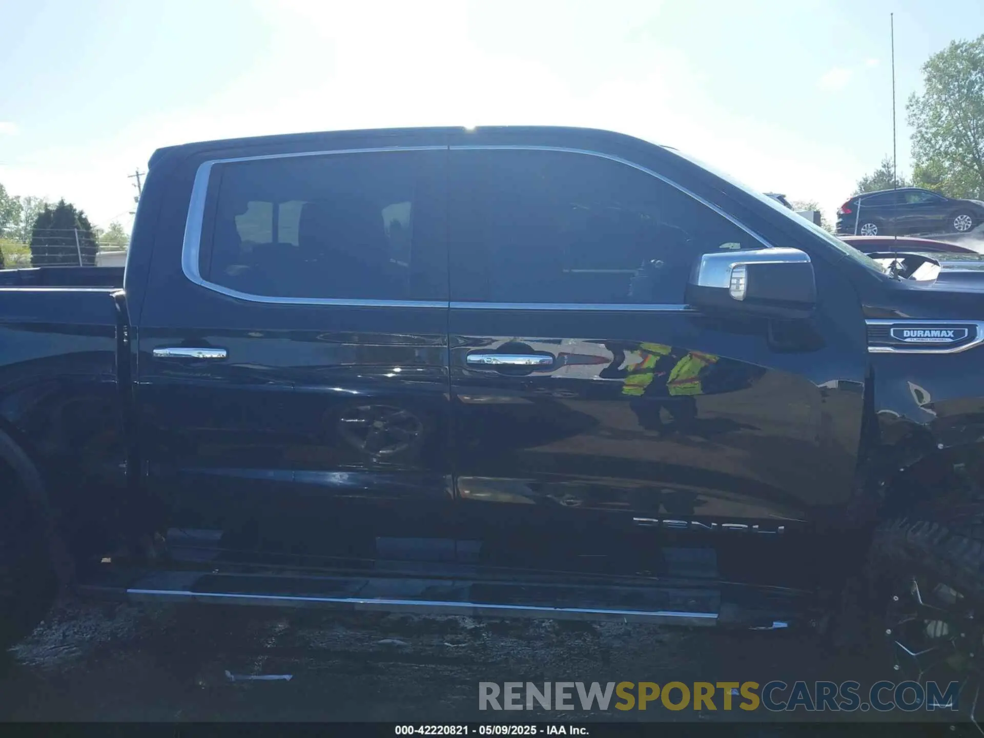 13 Photograph of a damaged car 3GTUUGETXNG624599 GMC SIERRA 1500 2022