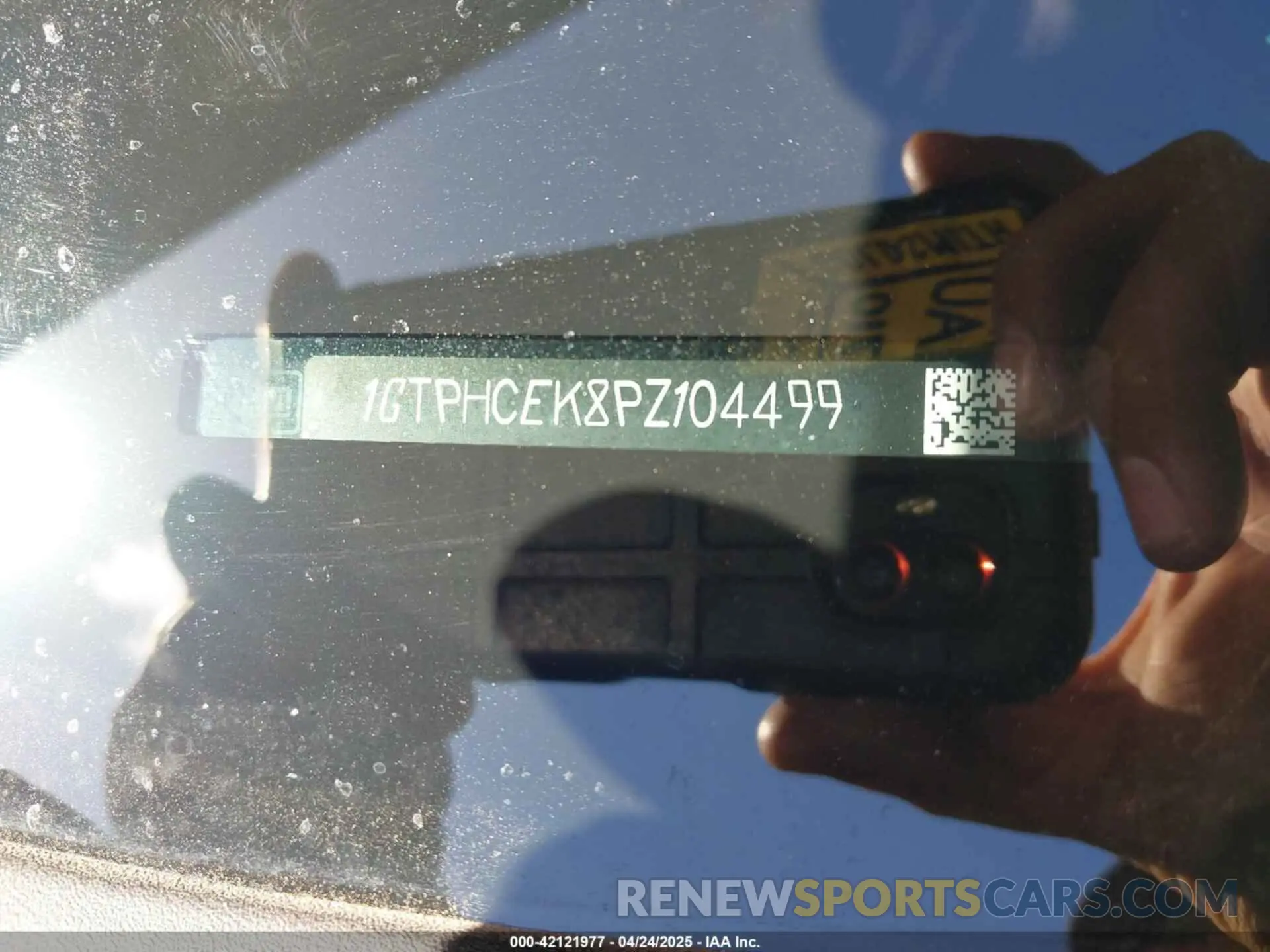 8 Photograph of a damaged car 1GTPHCEK8PZ104499 GMC SIERRA 1500 2023