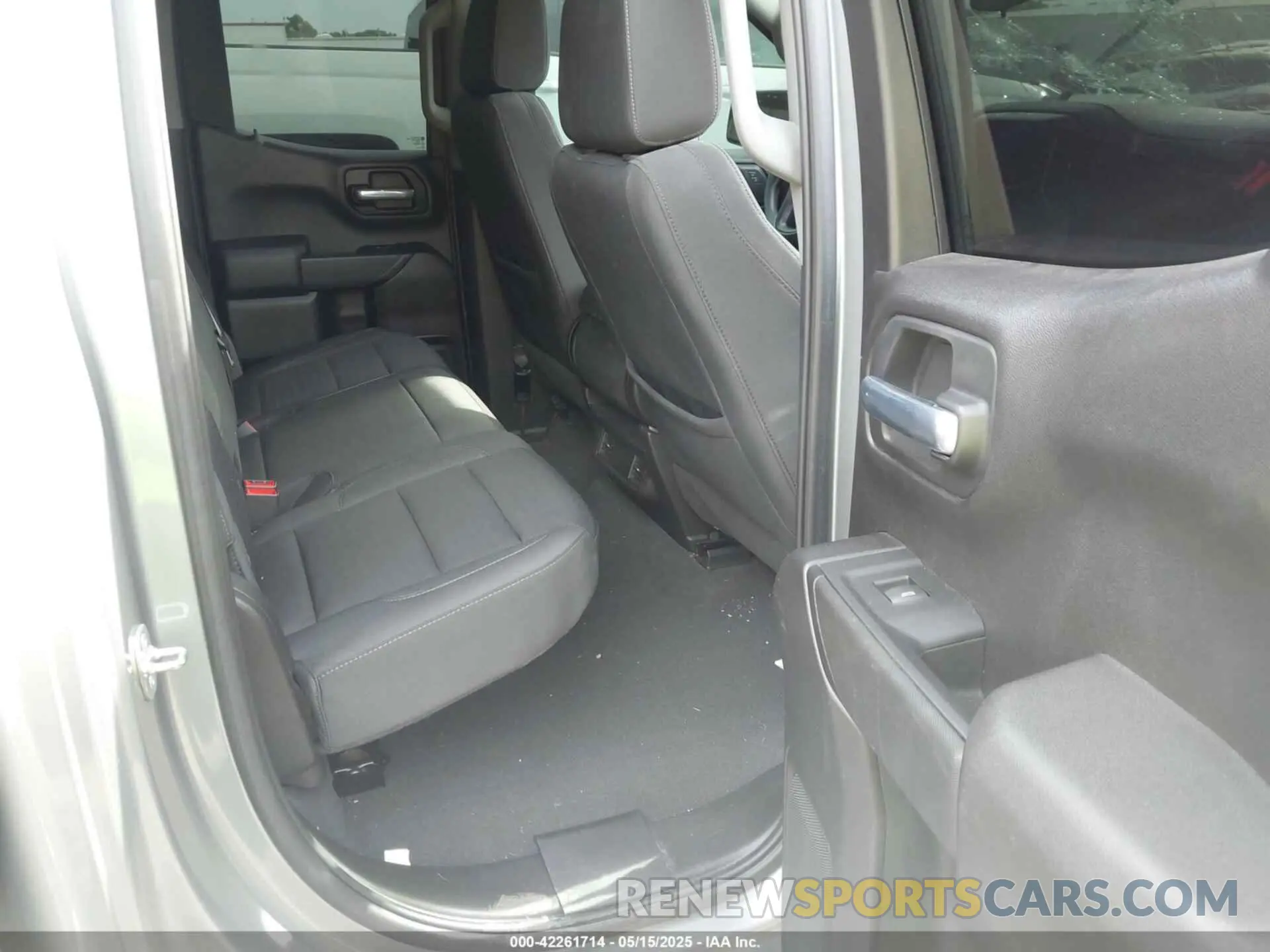 8 Photograph of a damaged car 1GTRHAEK1PZ265385 GMC SIERRA 1500 2023