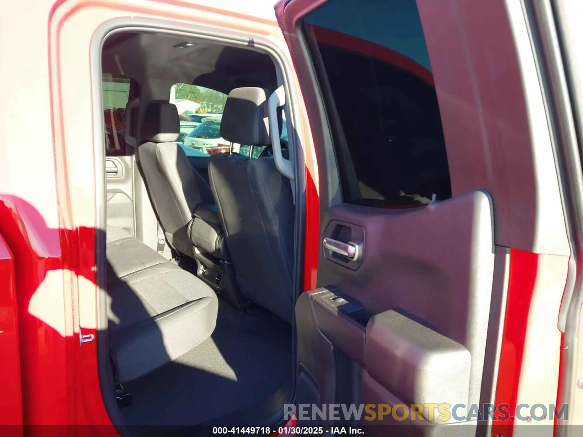 8 Photograph of a damaged car 1GTRUAED0PZ278173 GMC SIERRA 1500 2023