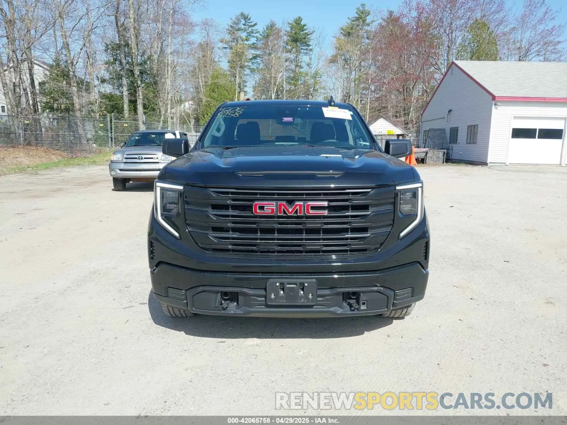 12 Photograph of a damaged car 1GTRUAED5PZ313029 GMC SIERRA 1500 2023