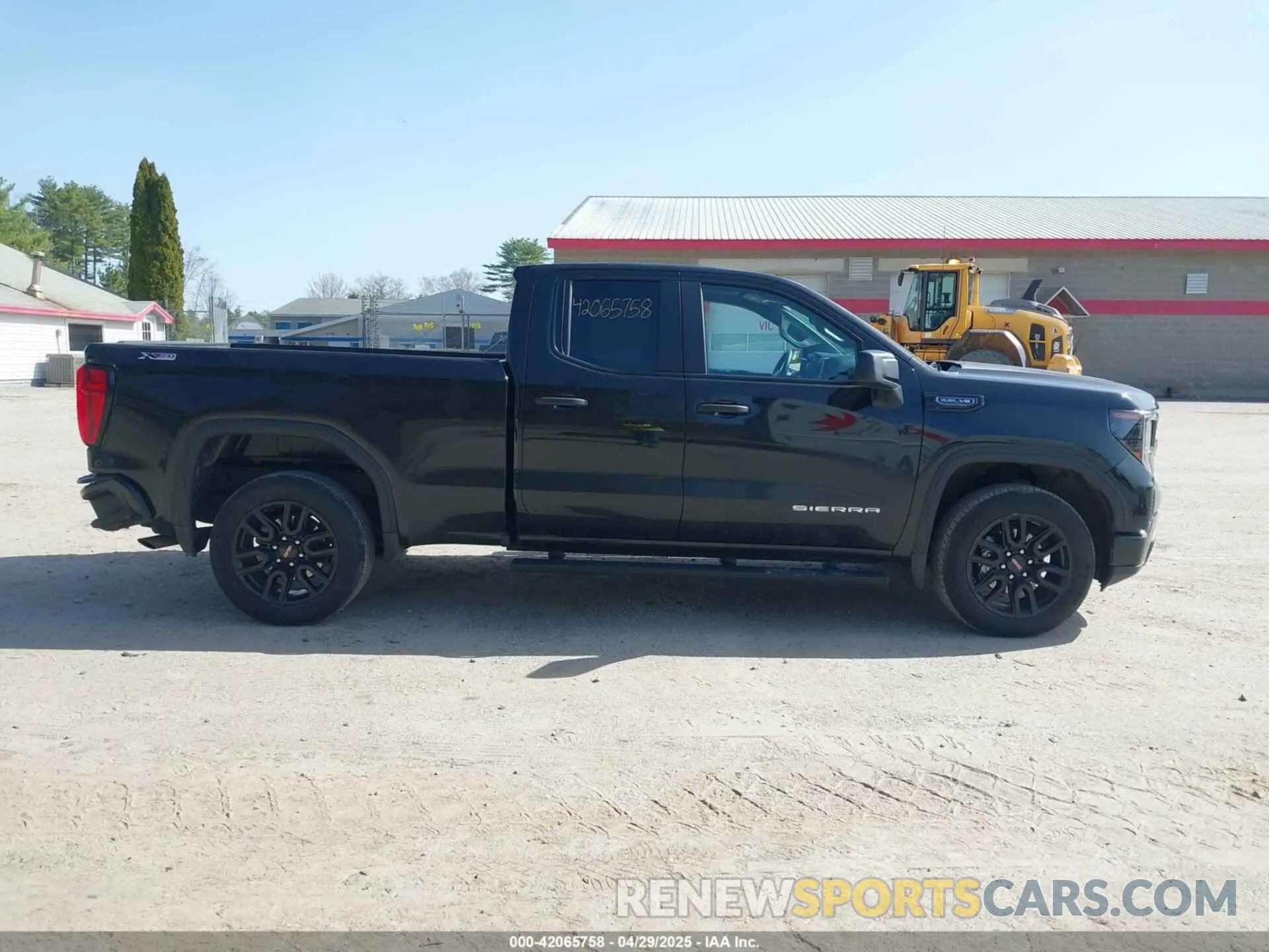13 Photograph of a damaged car 1GTRUAED5PZ313029 GMC SIERRA 1500 2023