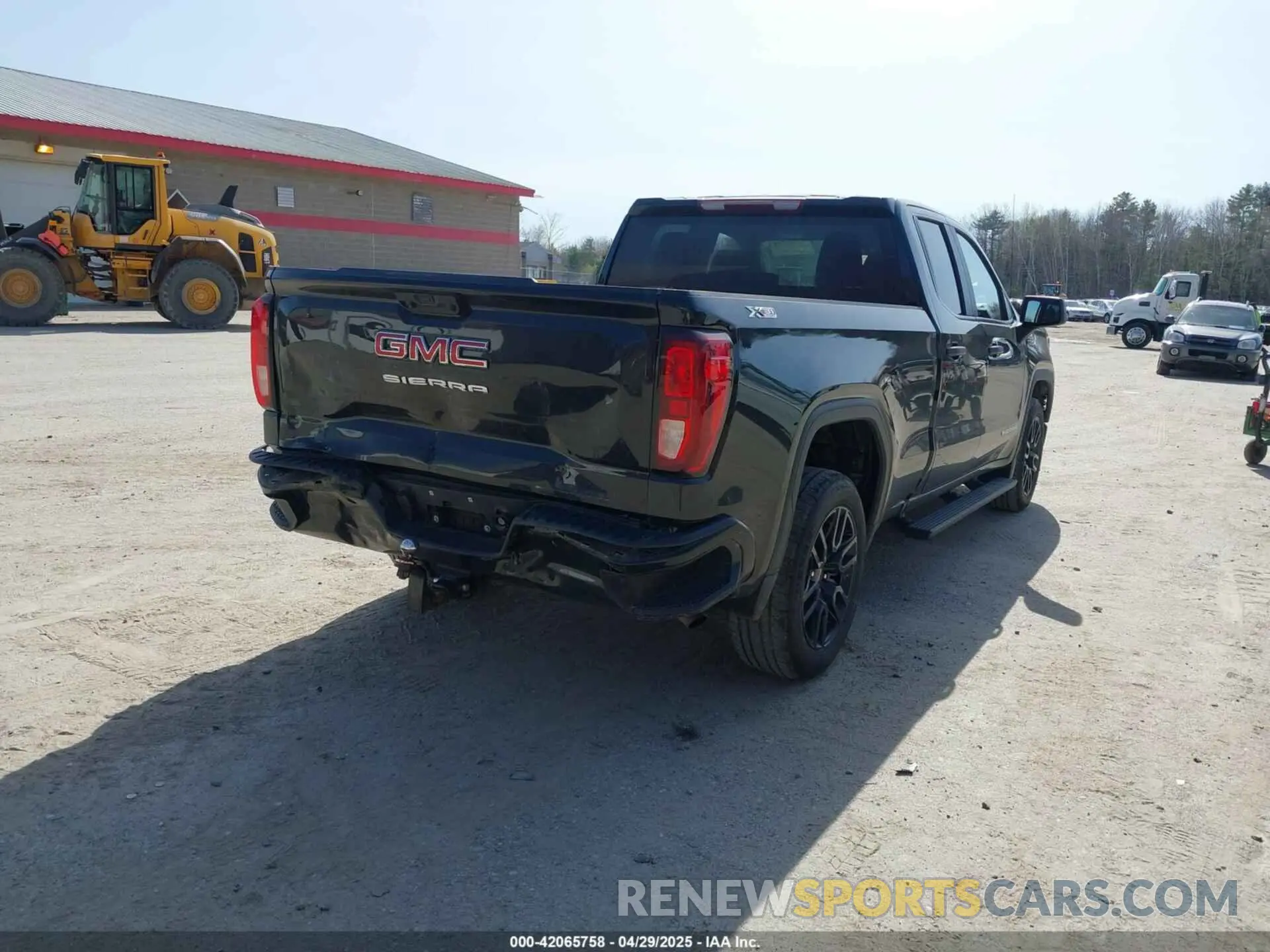 4 Photograph of a damaged car 1GTRUAED5PZ313029 GMC SIERRA 1500 2023