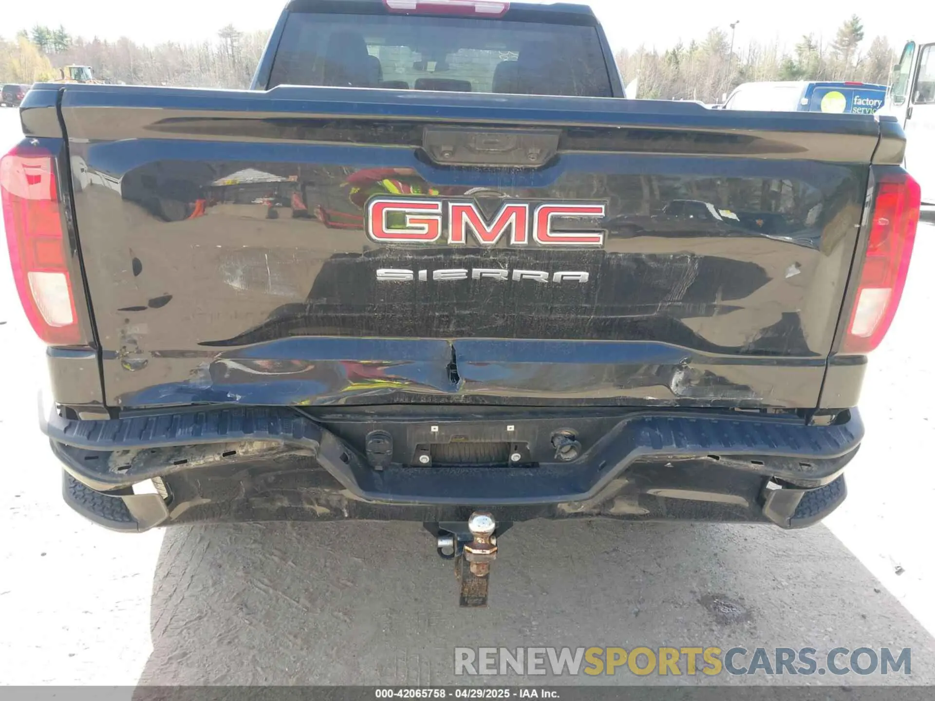 6 Photograph of a damaged car 1GTRUAED5PZ313029 GMC SIERRA 1500 2023