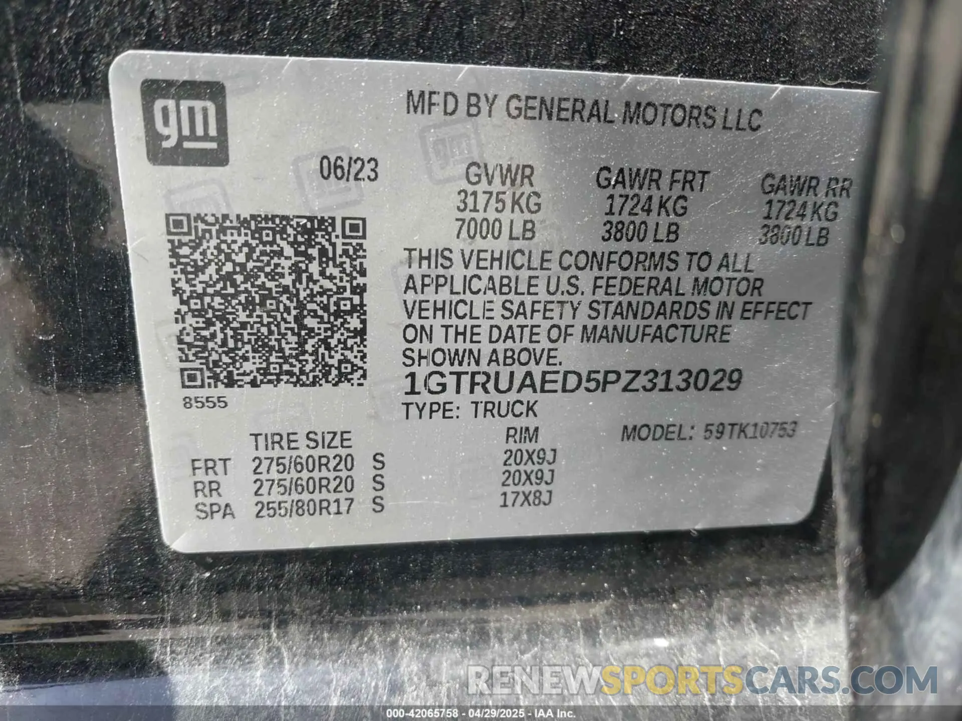 9 Photograph of a damaged car 1GTRUAED5PZ313029 GMC SIERRA 1500 2023