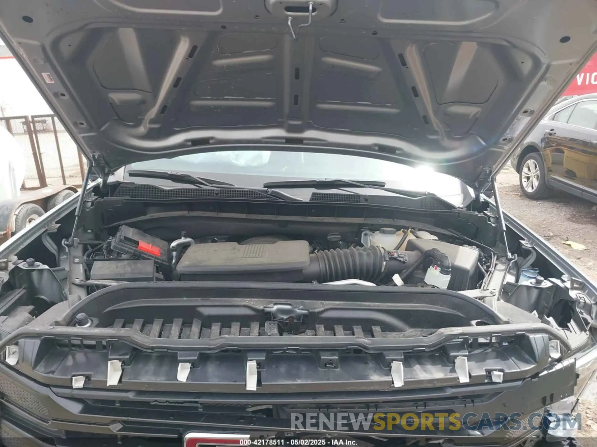 10 Photograph of a damaged car 1GTRUAED9PZ270833 GMC SIERRA 1500 2023
