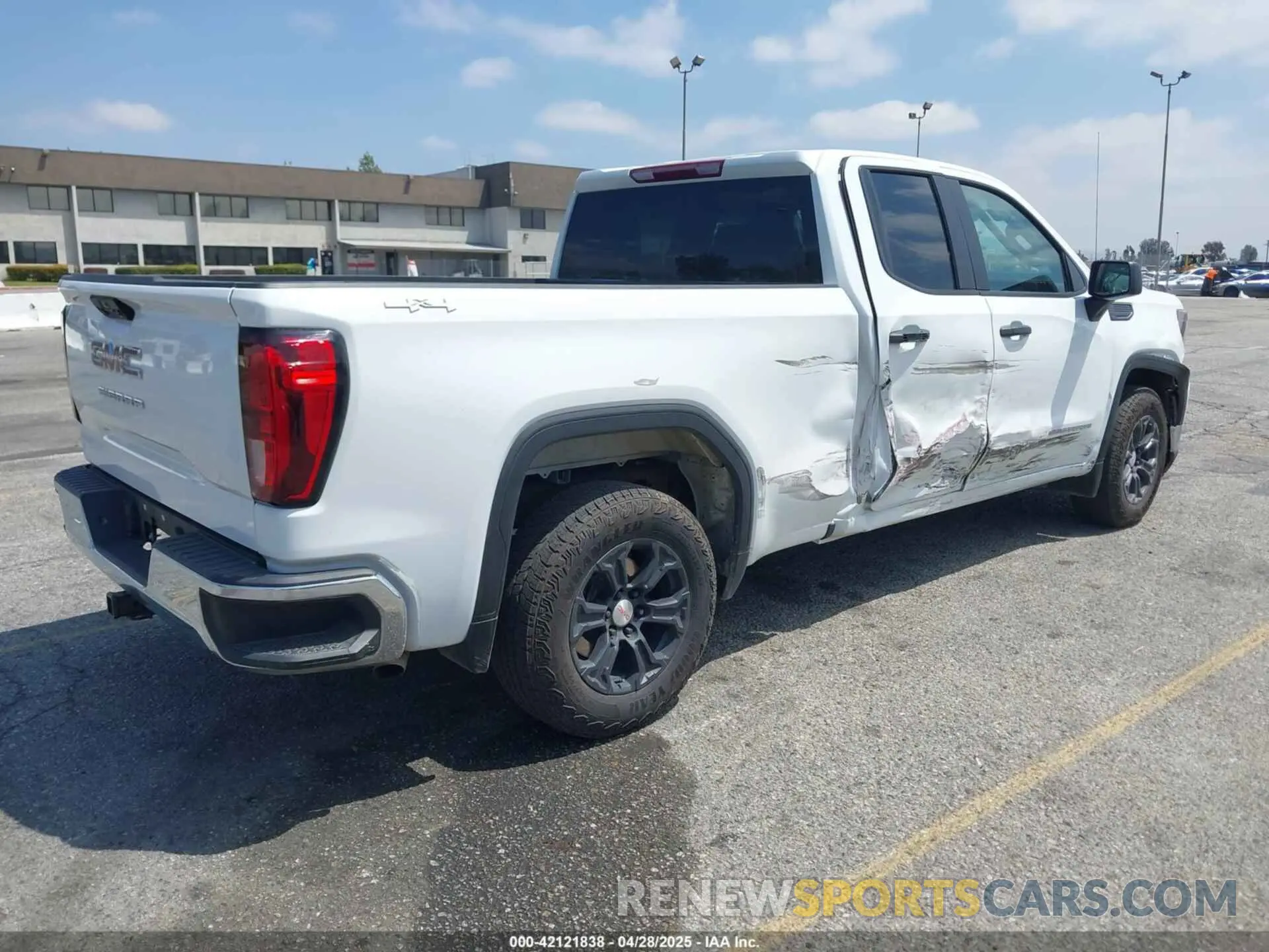 4 Photograph of a damaged car 1GTRUAEK4PZ254571 GMC SIERRA 1500 2023