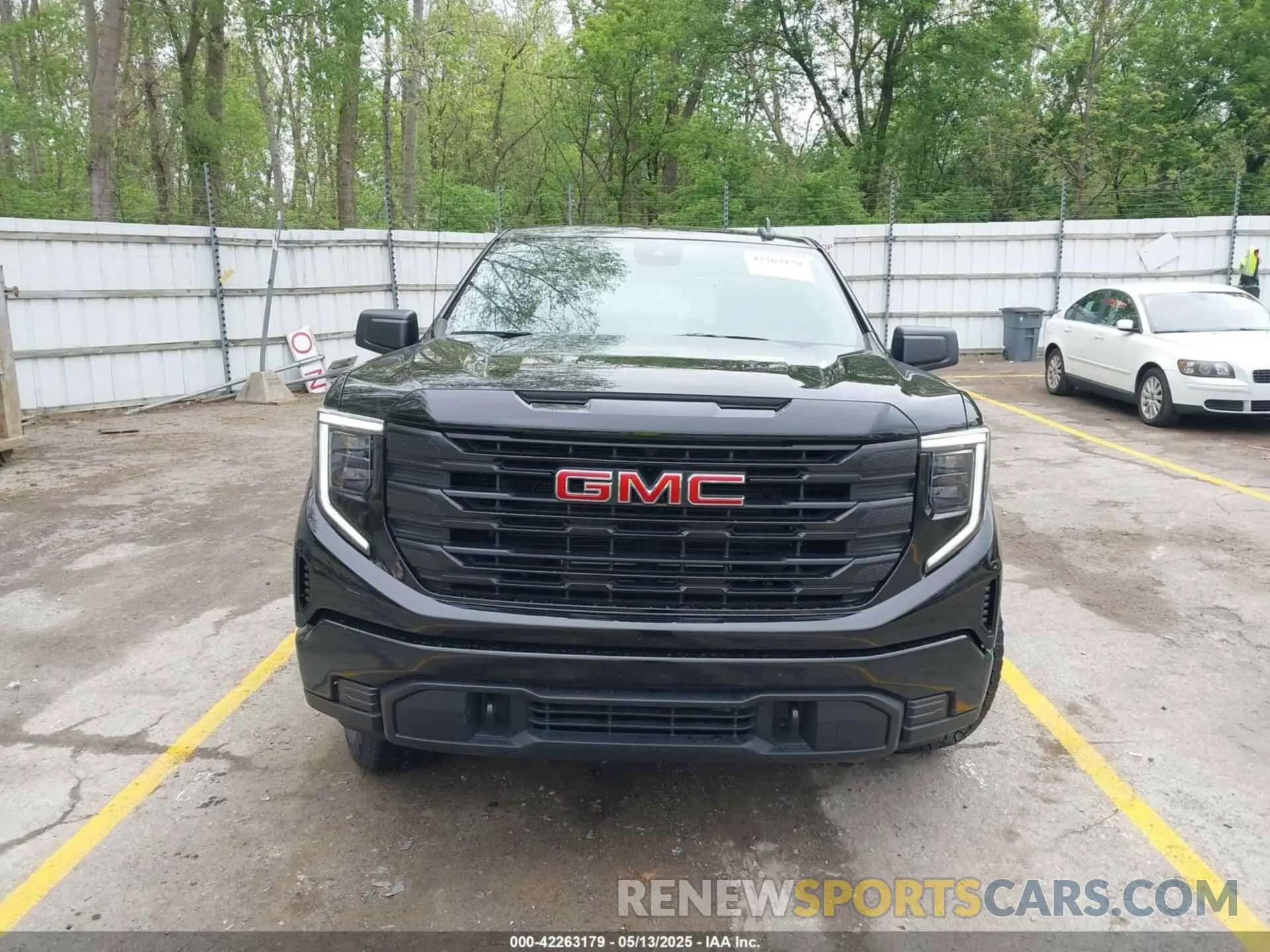 12 Photograph of a damaged car 1GTRUAEK8PZ319695 GMC SIERRA 1500 2023