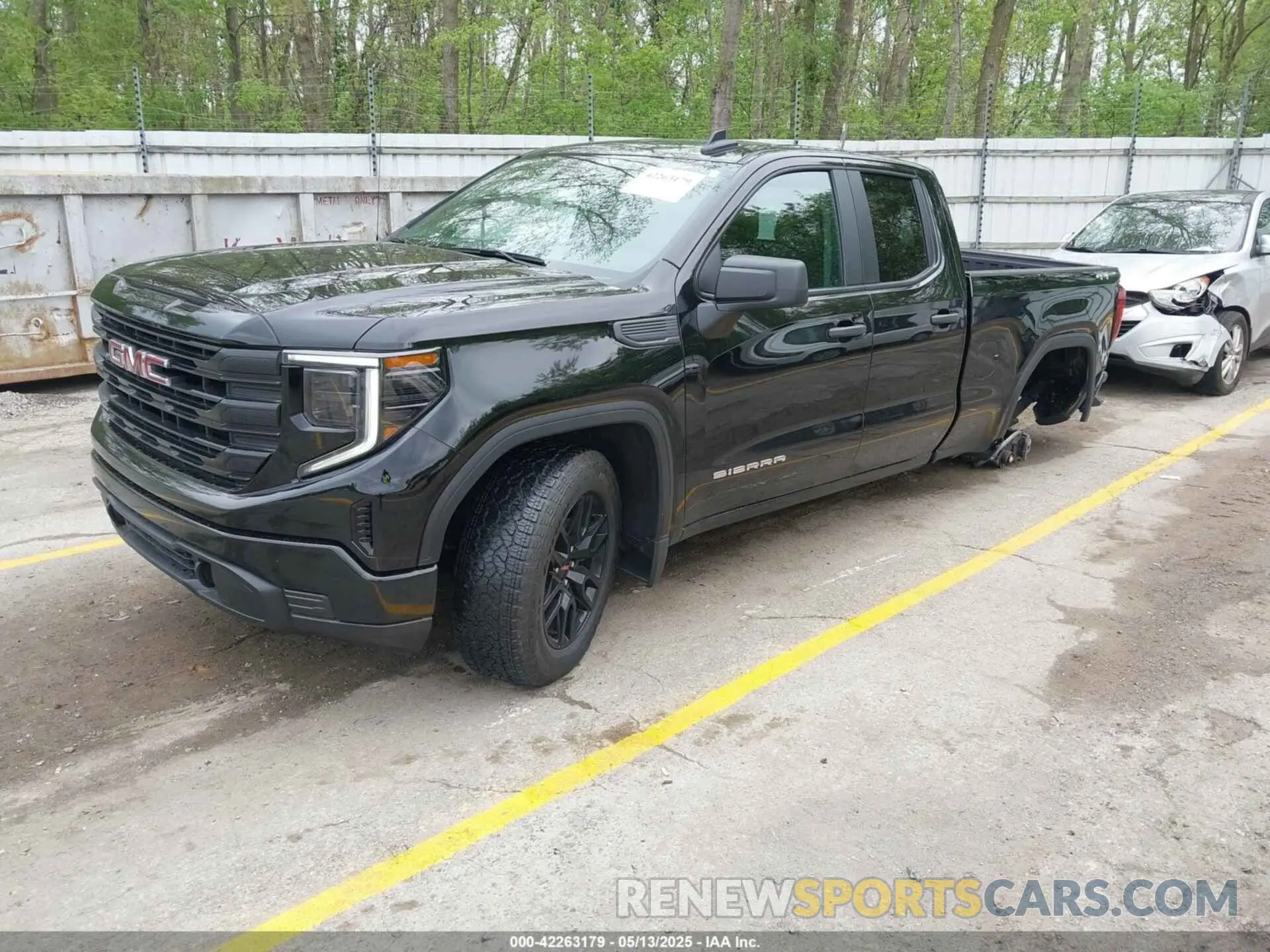 2 Photograph of a damaged car 1GTRUAEK8PZ319695 GMC SIERRA 1500 2023