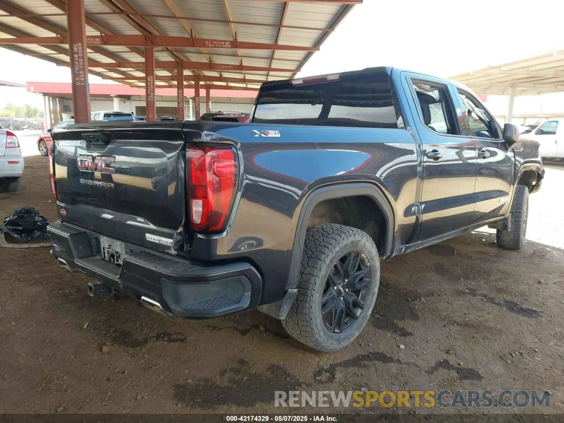 4 Photograph of a damaged car 1GTUUCED7PZ123982 GMC SIERRA 1500 2023