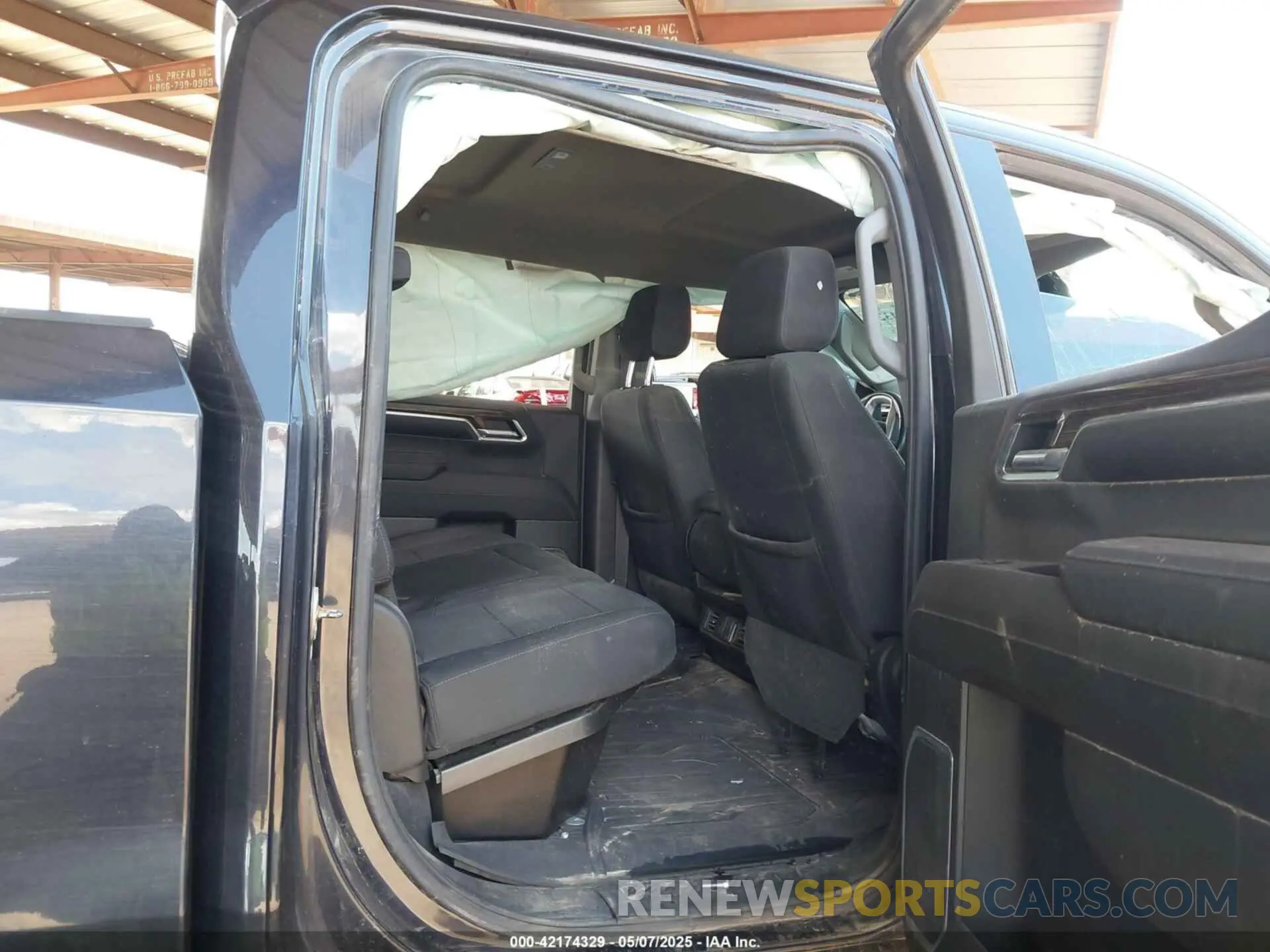 8 Photograph of a damaged car 1GTUUCED7PZ123982 GMC SIERRA 1500 2023