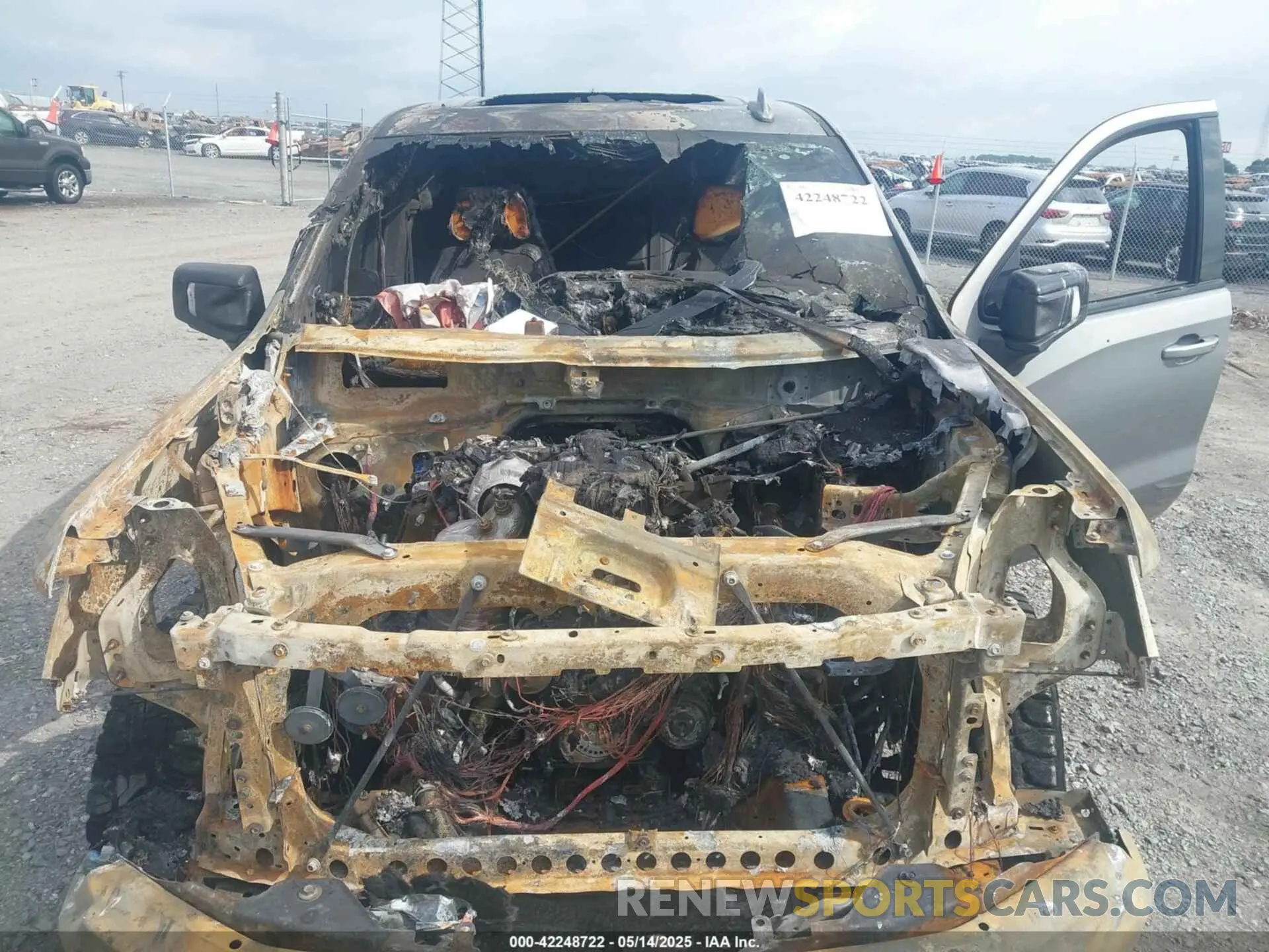 10 Photograph of a damaged car 1GTUUEE80PZ196707 GMC SIERRA 1500 2023