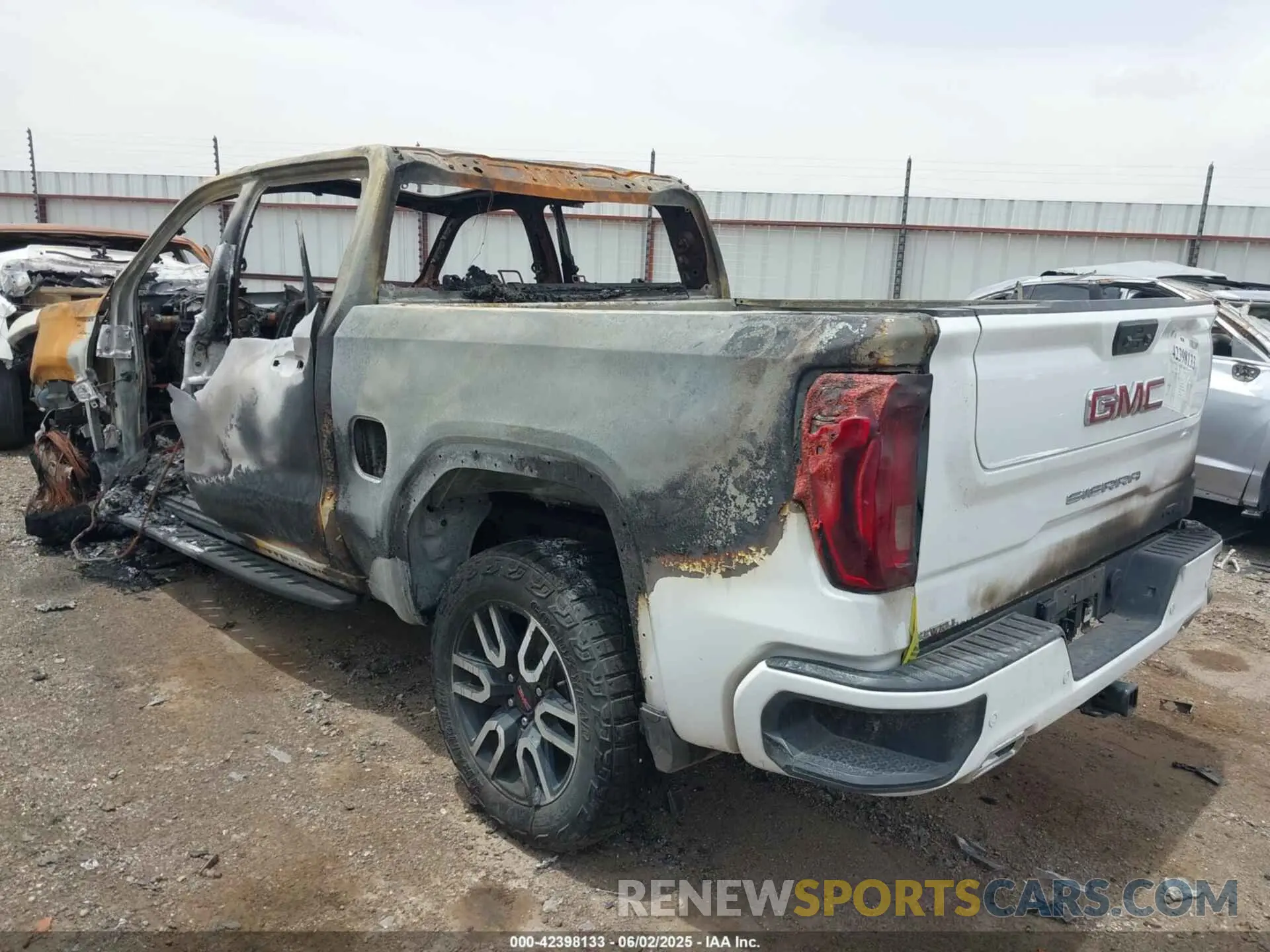 3 Photograph of a damaged car 1GTUUEE85PZ200220 GMC SIERRA 1500 2023